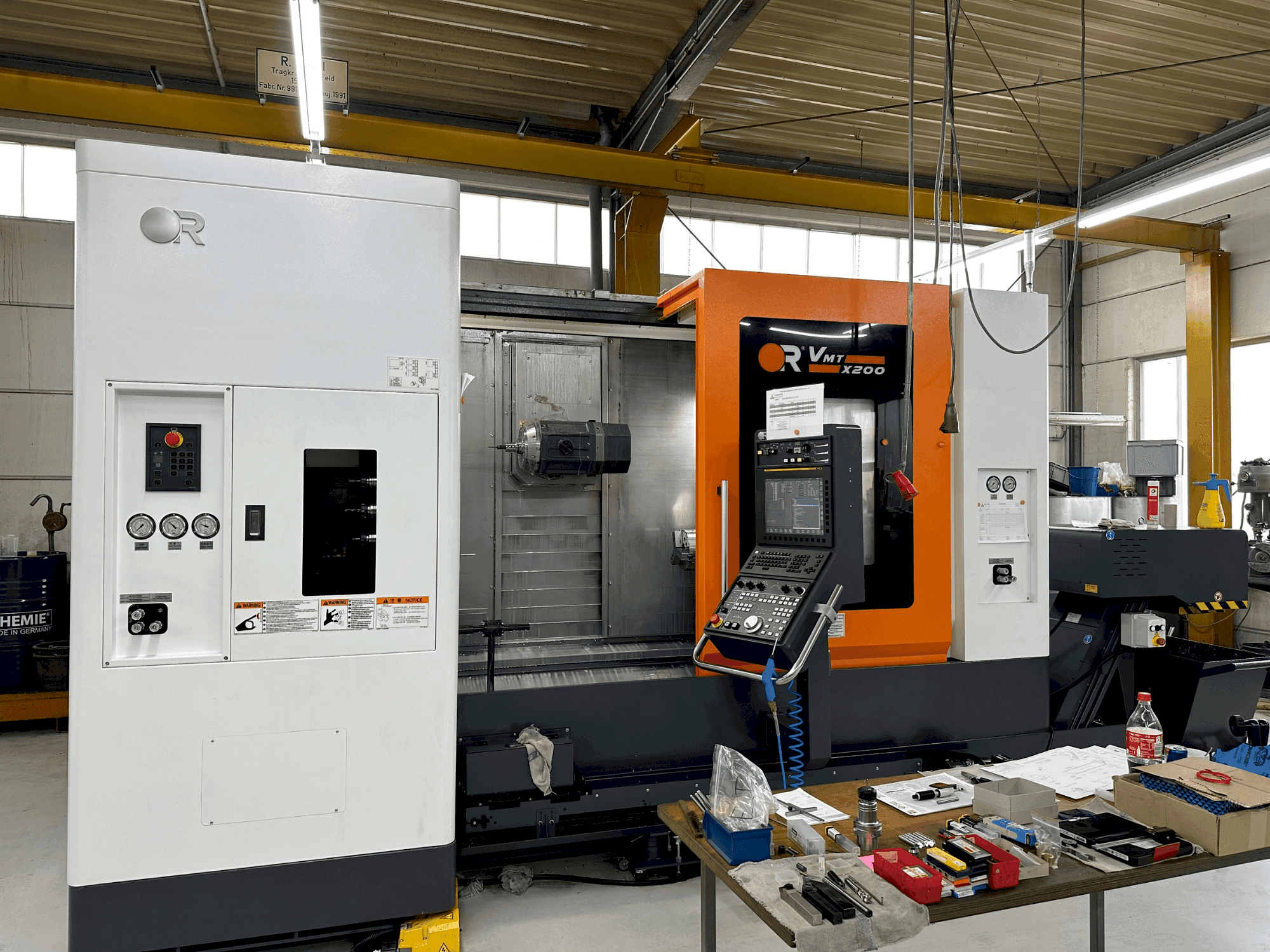 Vista Frontal da Victor VMT X200 (2023) máquina