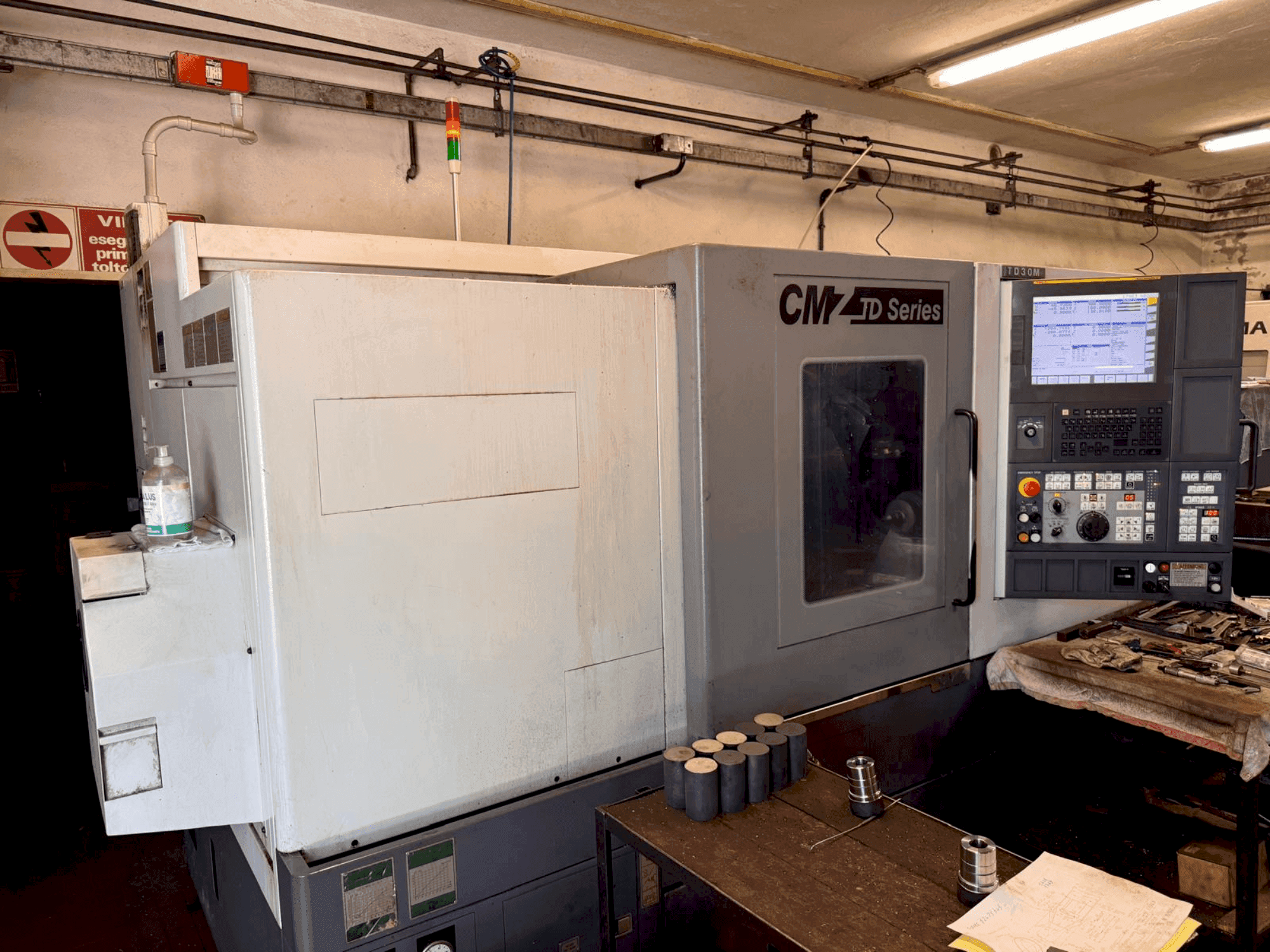 Vista Frontal da CMZ TD30M máquina