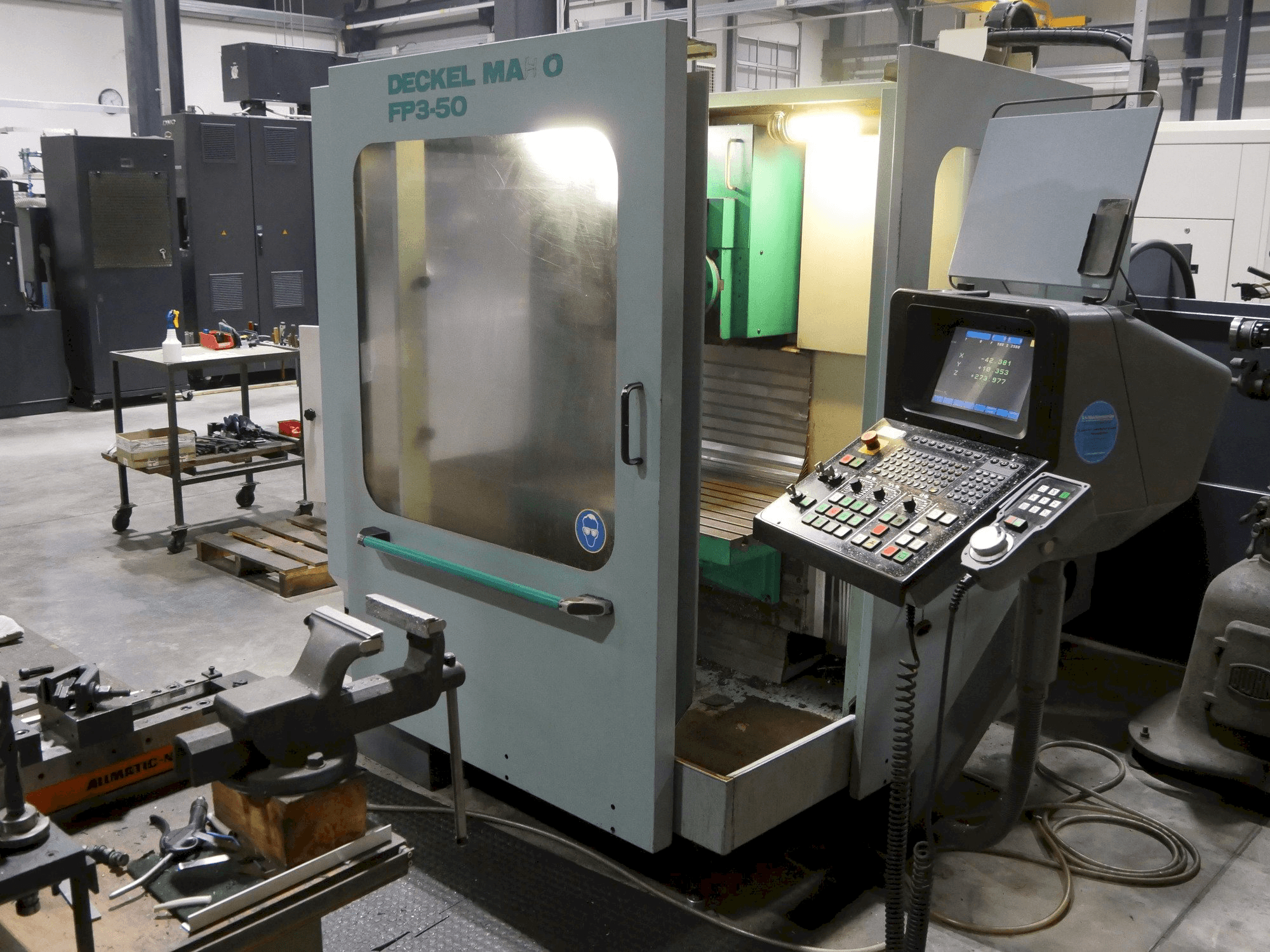 Vista Frontal da DECKEL Maho FP3-50 máquina