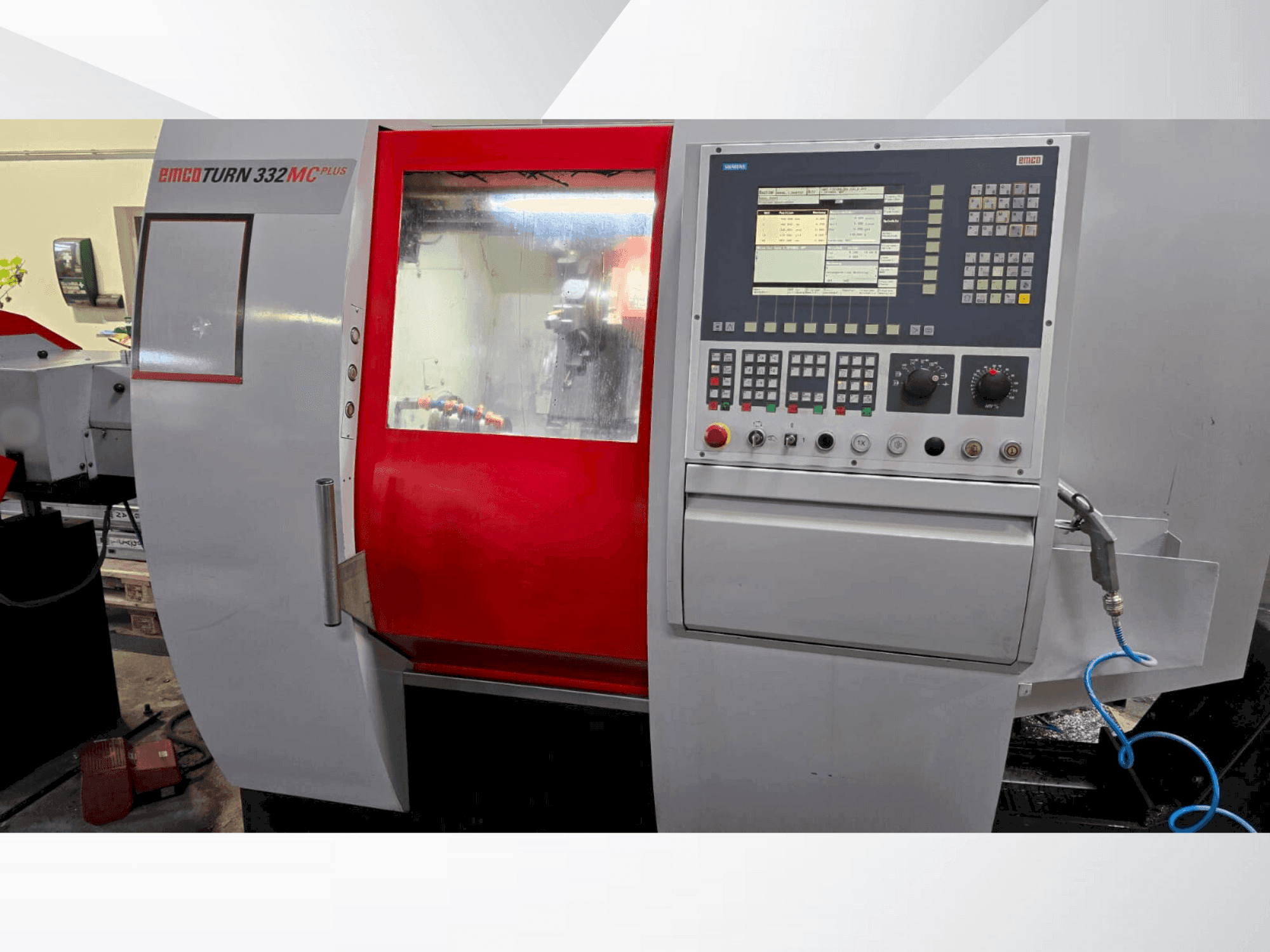 Vista Frontal da EMCO TURN 332 MC máquina