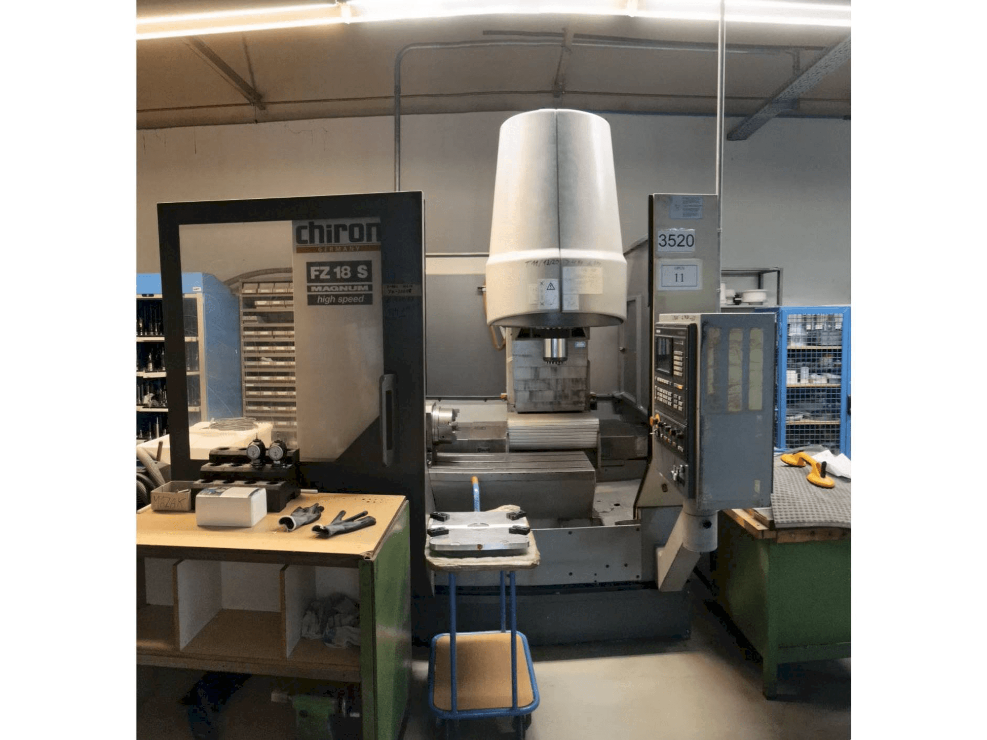 Vista Frontal da CHIRON FZ18 máquina