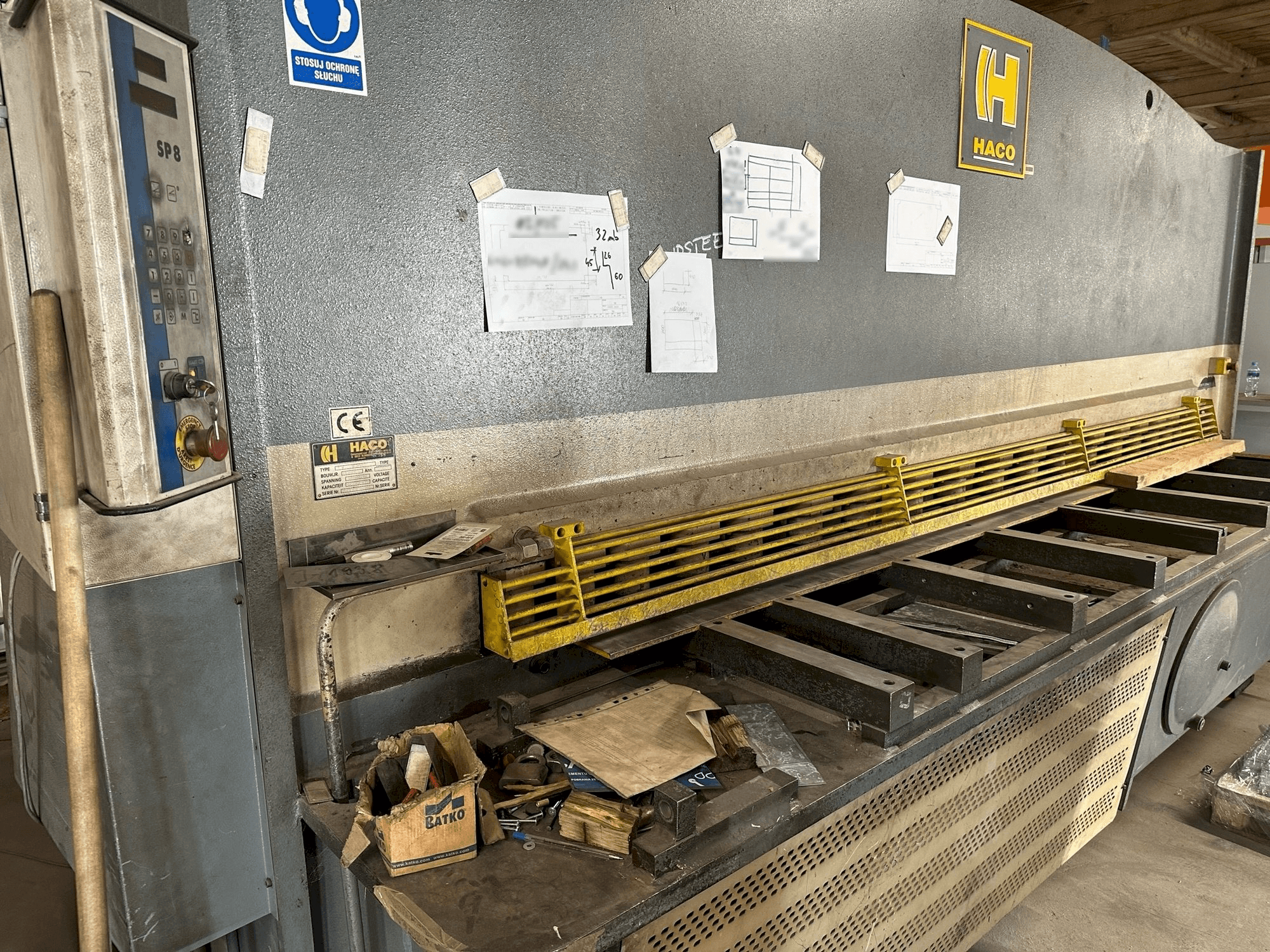 Vista Frontal da HACO TS 3012 máquina