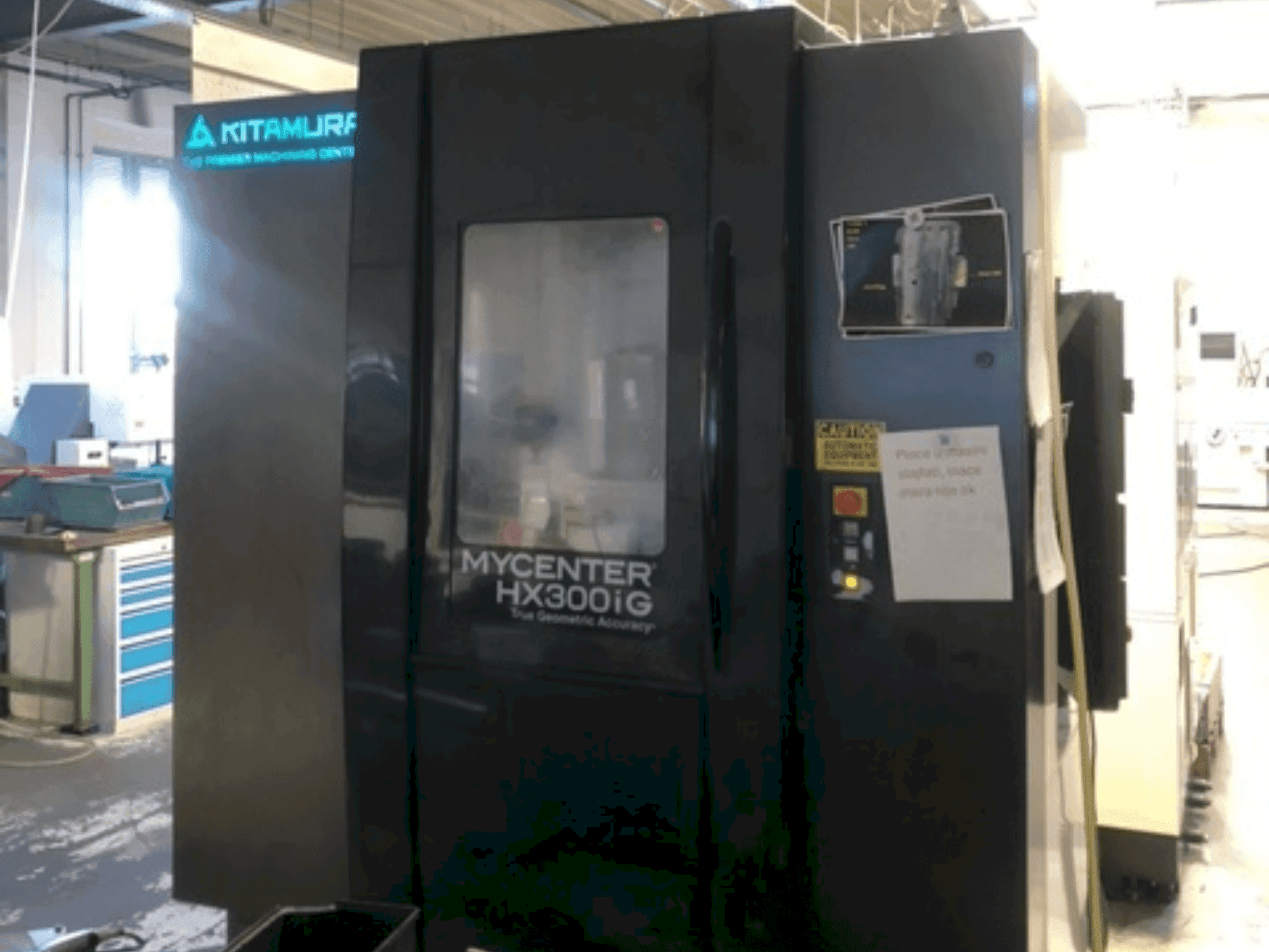Vista Frontal da Kitamura HX300iG máquina