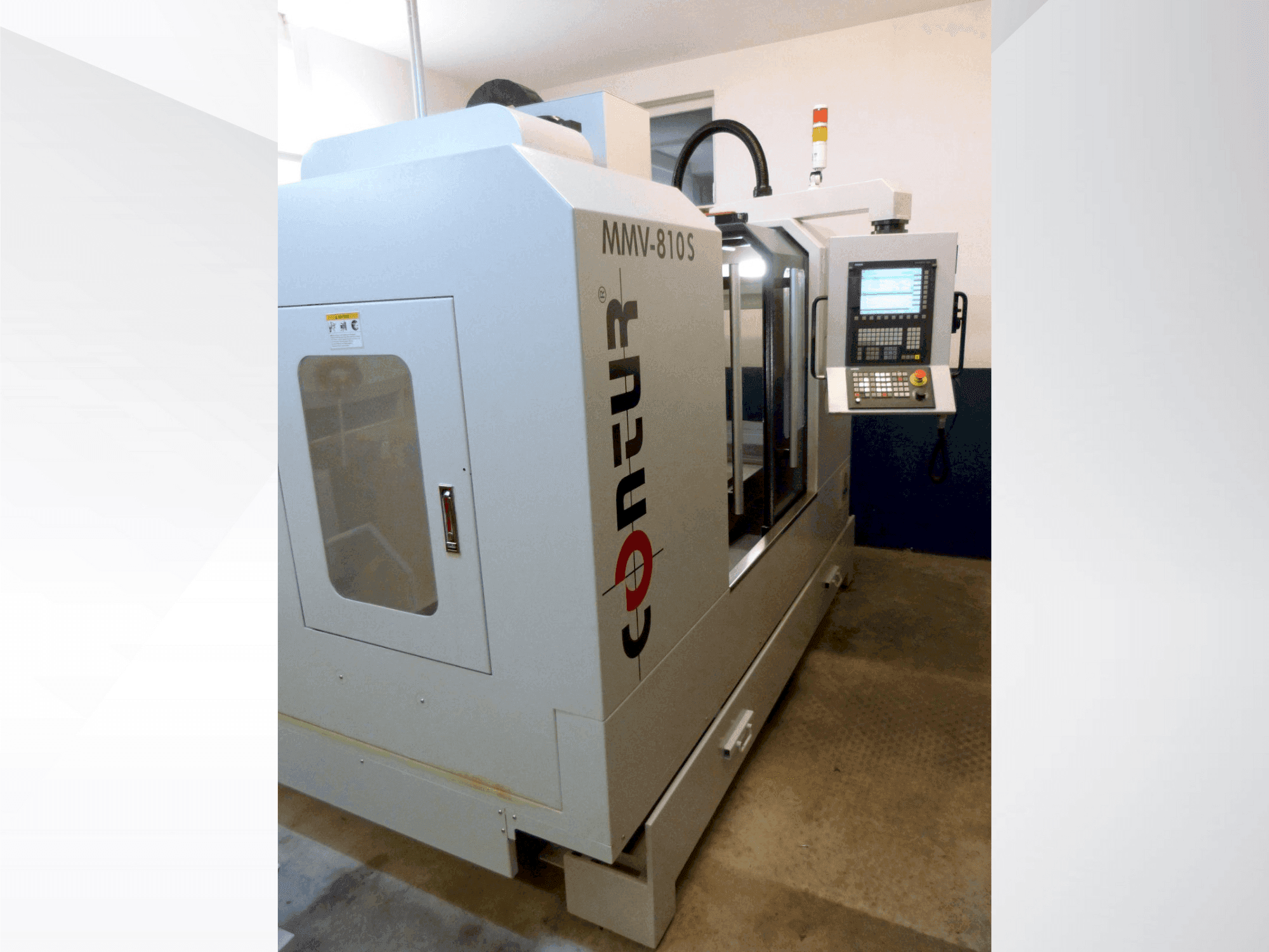 Vista Frontal da Saeilo Contur MMV 810 S máquina