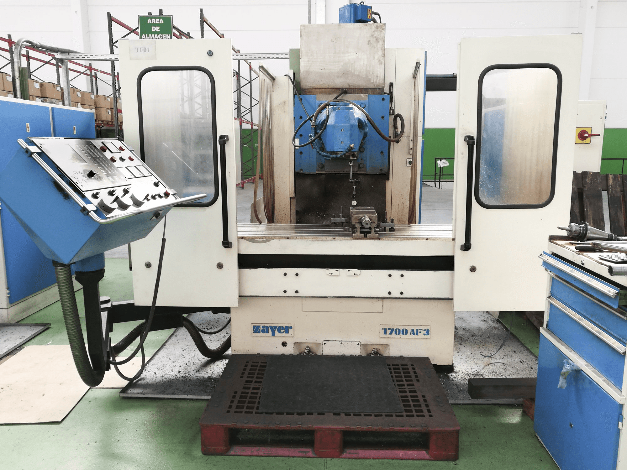Vista Frontal da Zayer 1700 AF3 máquina