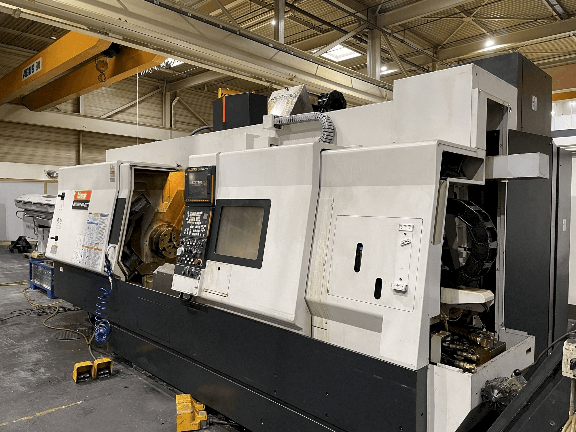 Vista Frontal da Mazak Integrex 400 III ST máquina