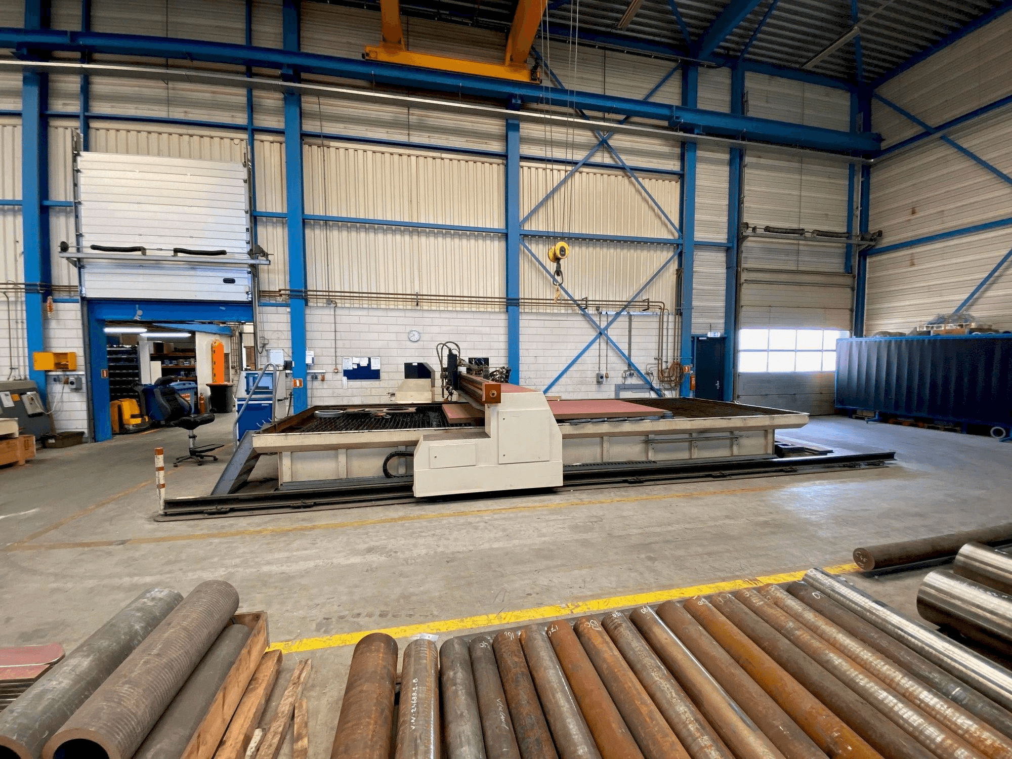 Vista Frontal da Stako type Magnum CNC máquina