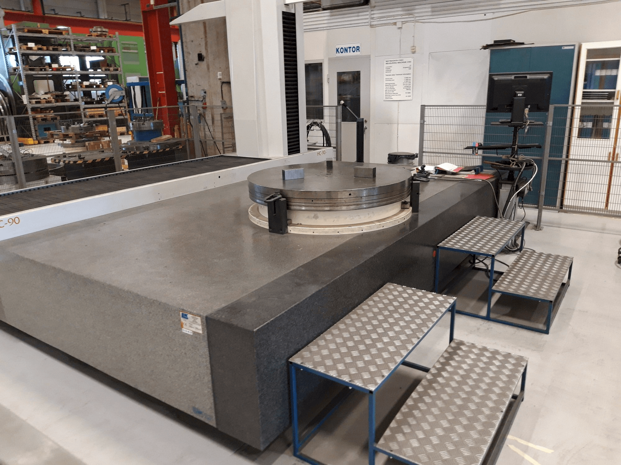 Vista Frontal da LK HC90 máquina