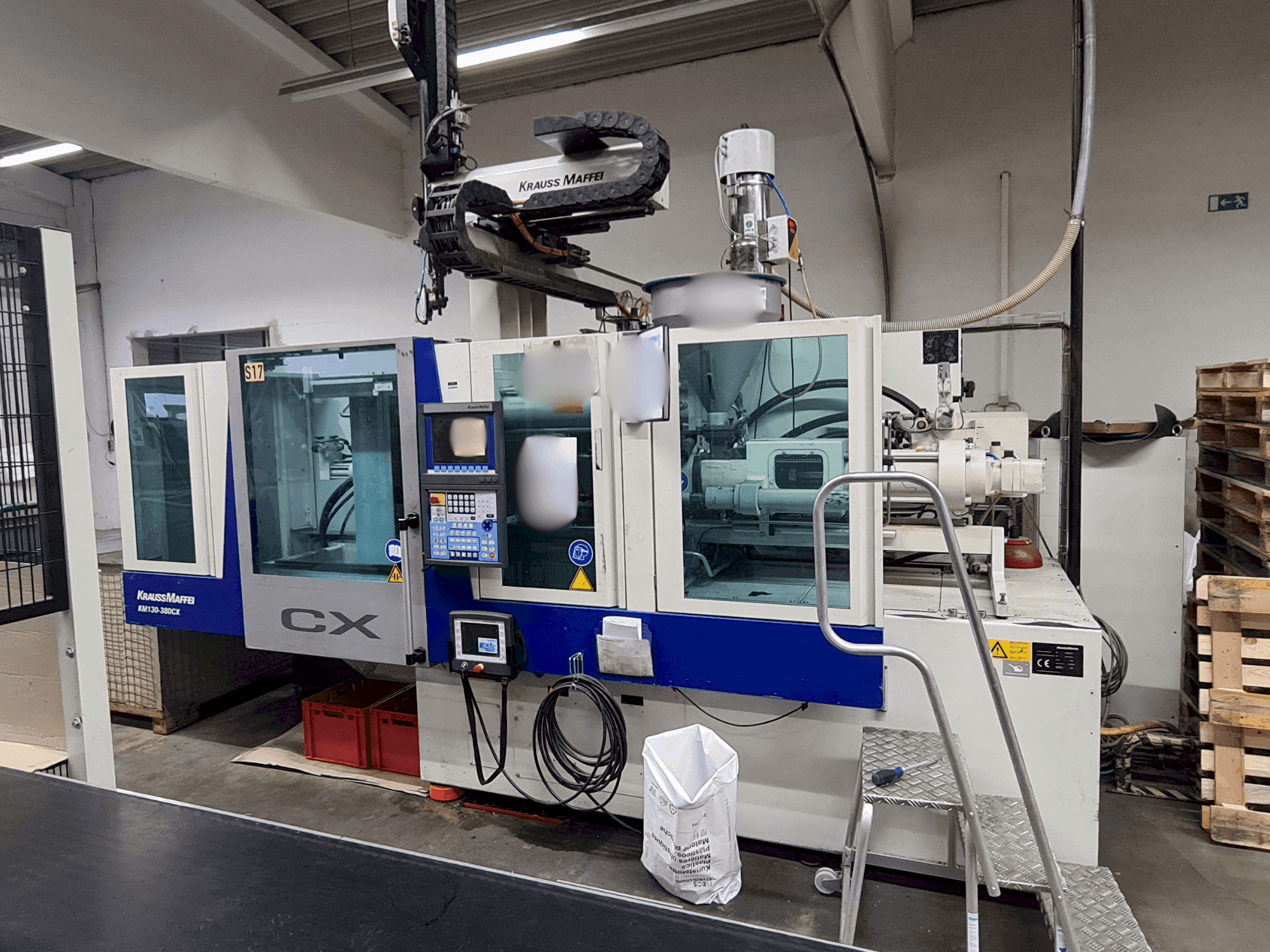 Vista Frontal da Krauss Maffei 130-380 CX máquina