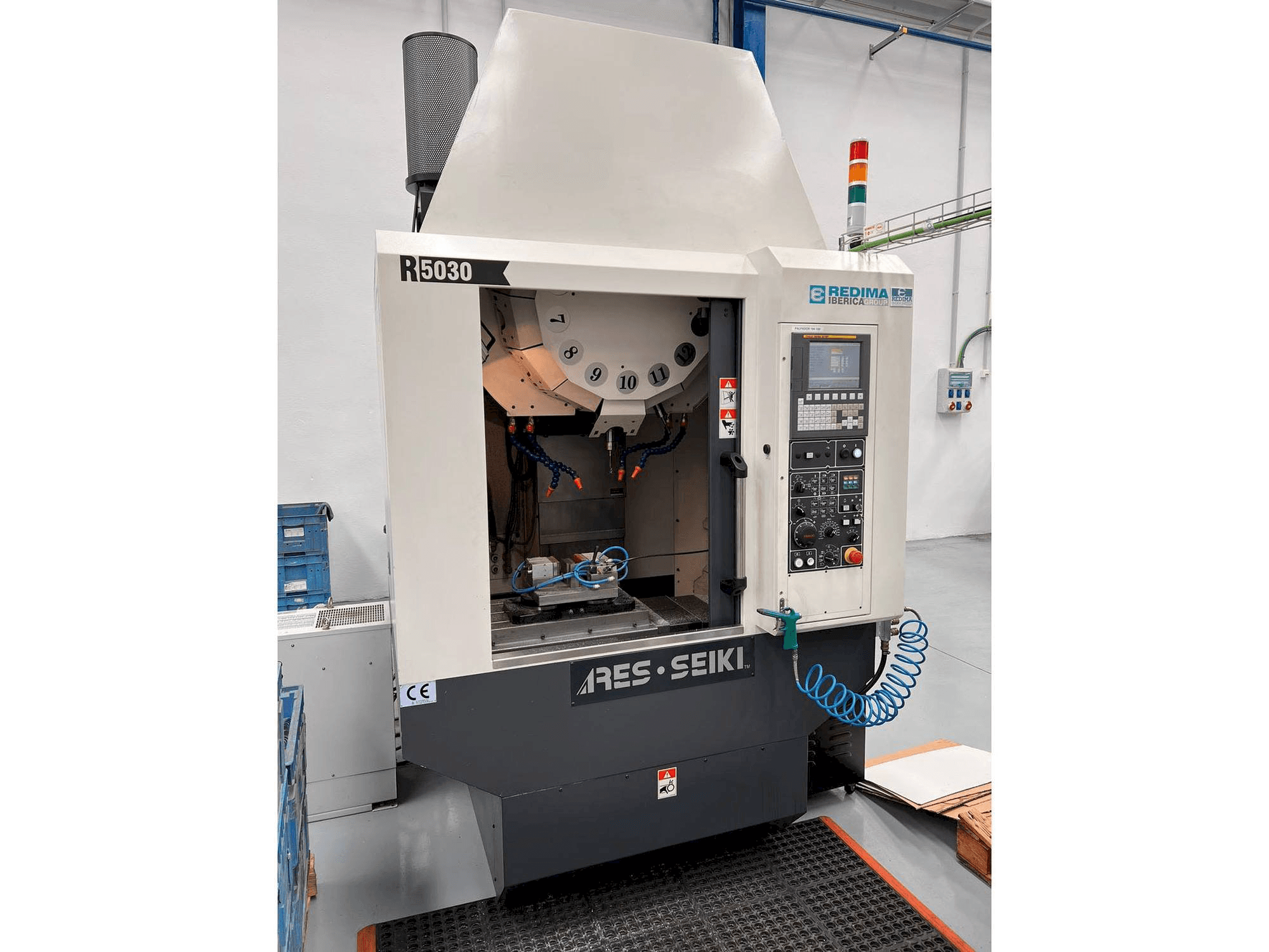 Vista Frontal da ARES-SEIKI R5030 máquina