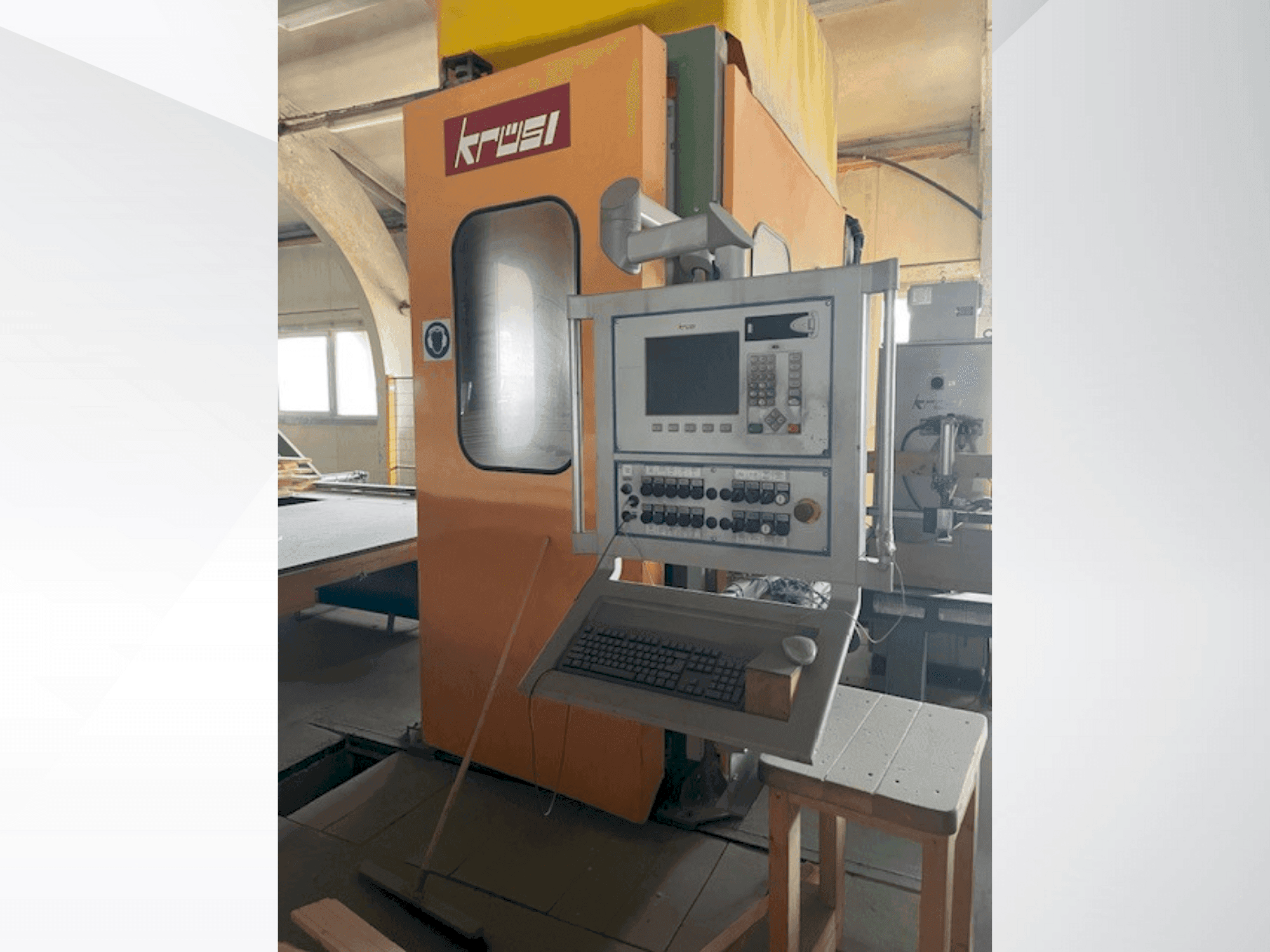 Vista Frontal da KRÜSI KM-95 G1 máquina