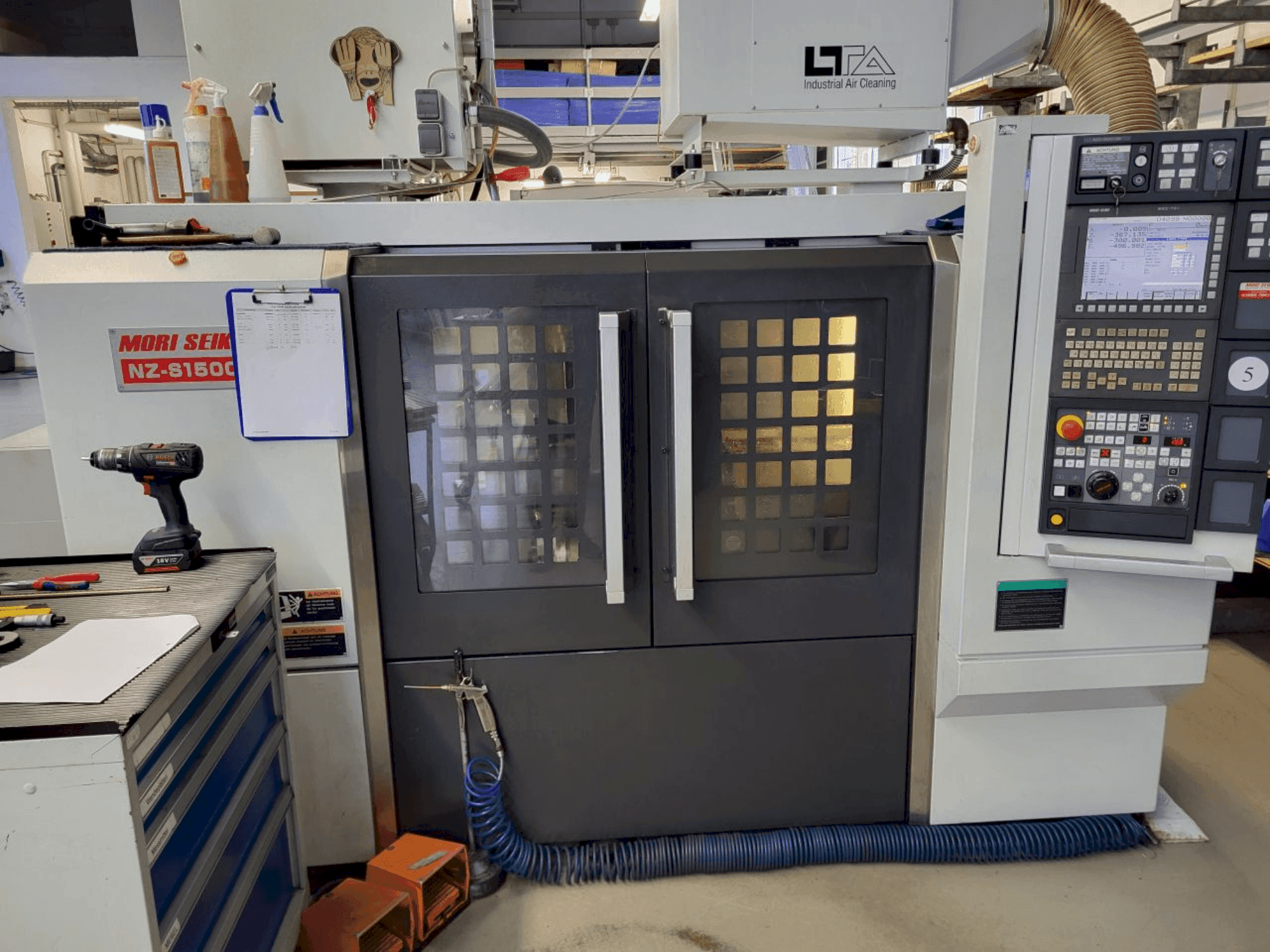 Vista Frontal da MORI SEIKI NZ-S1500 máquina