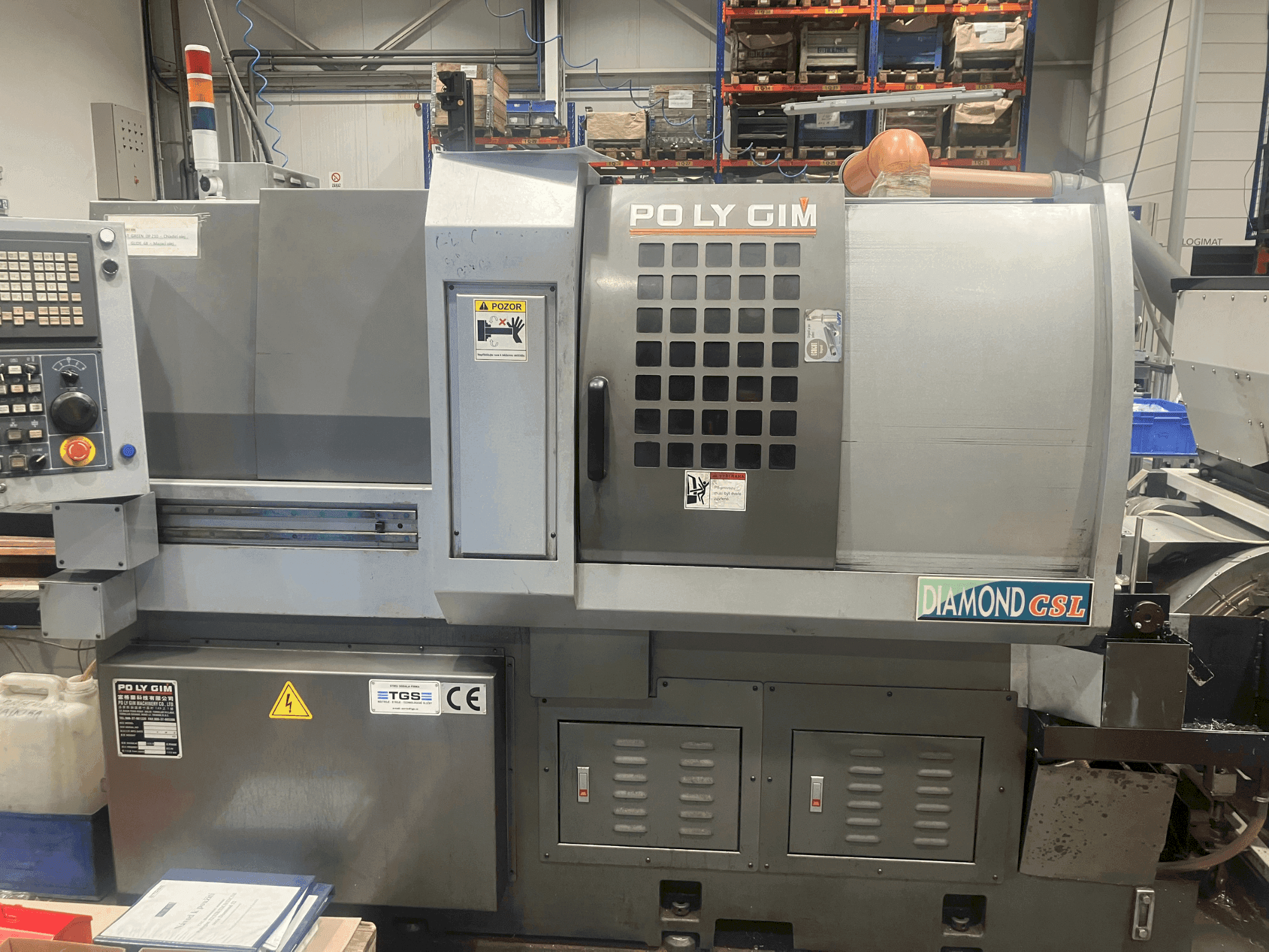 Vista Frontal da PO LY GIM Diamond 32CSL máquina