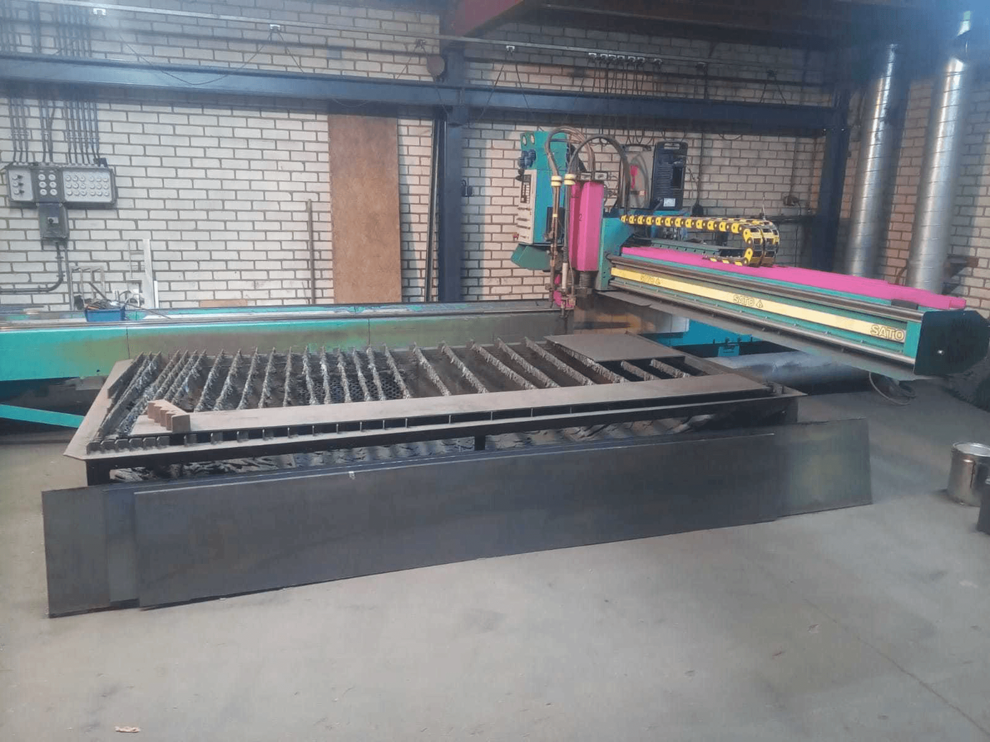 Vista Frontal da SATO SATRONIK C2500 máquina