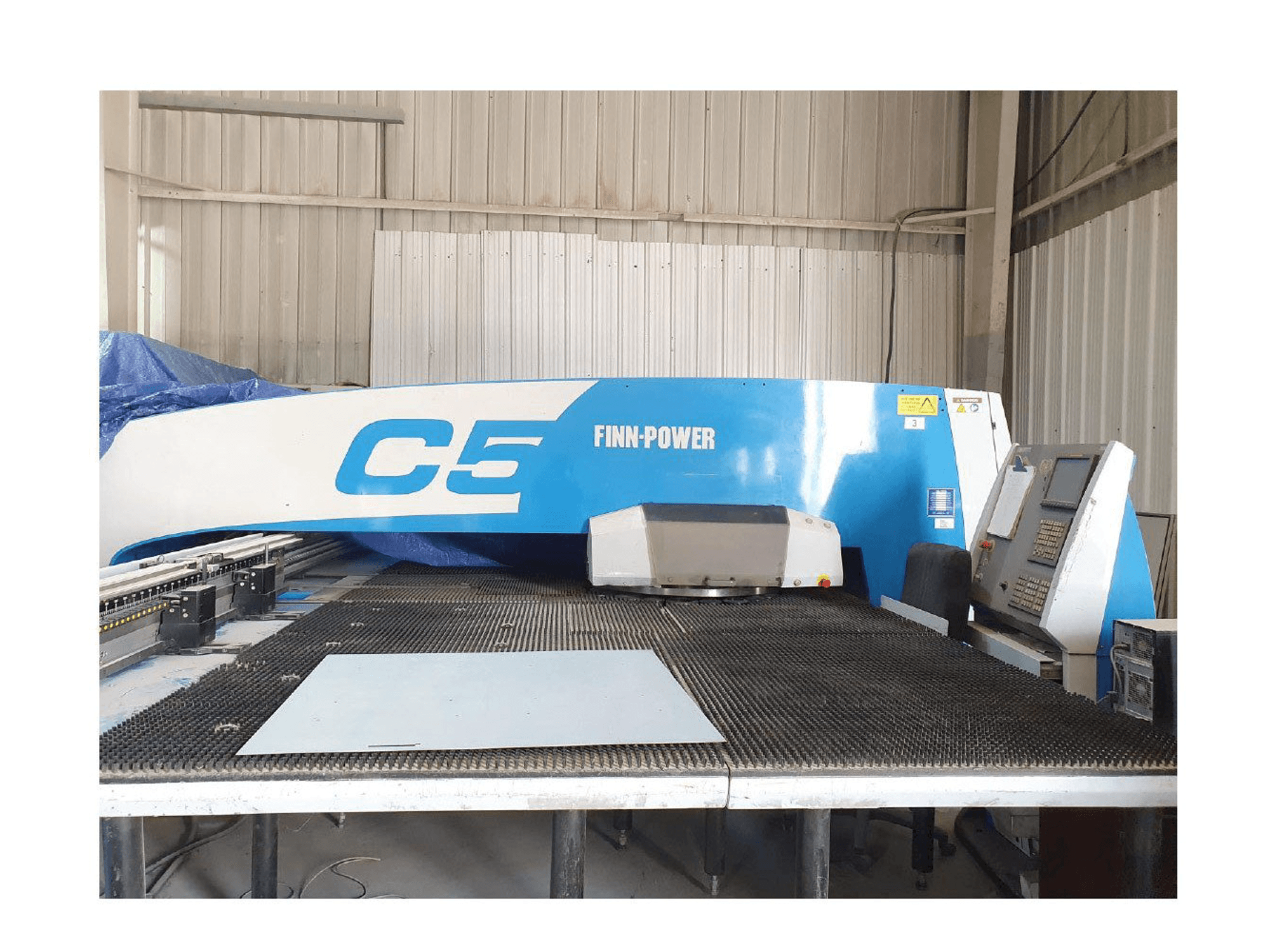 Vista Frontal da Finn-Power C5 máquina