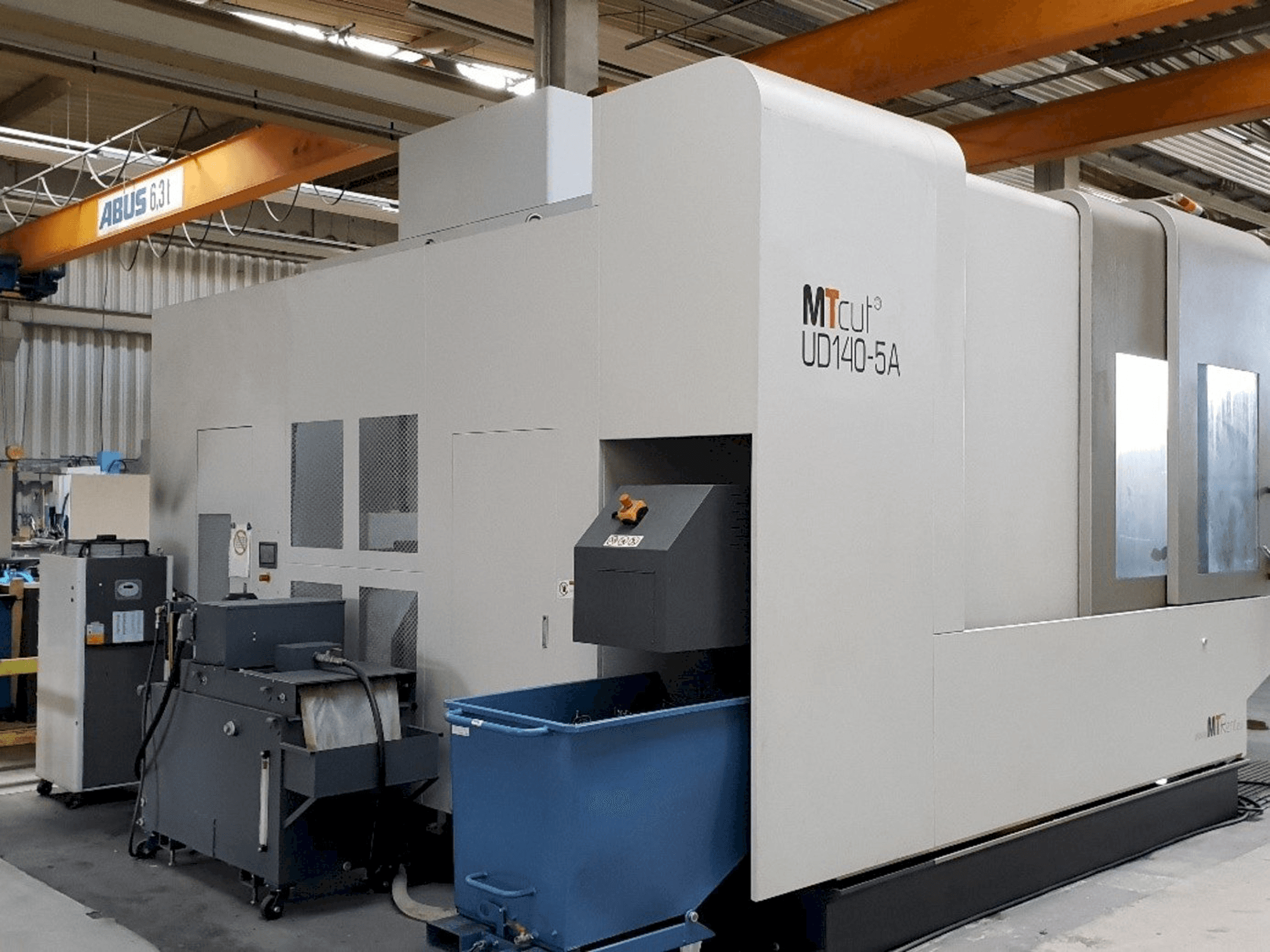 Vista Frontal da MTcut UD140H-5A máquina