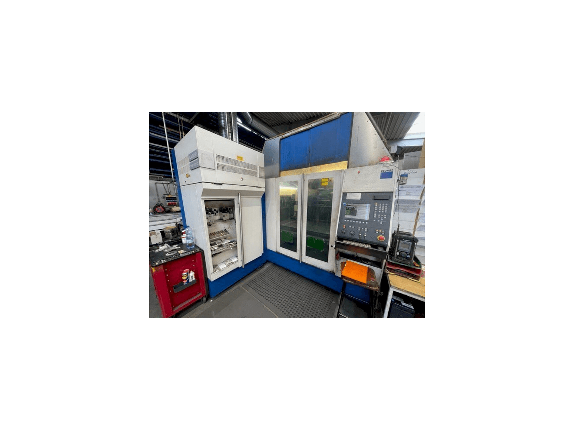 Vista Frontal da Trumpf TC L 3050 máquina