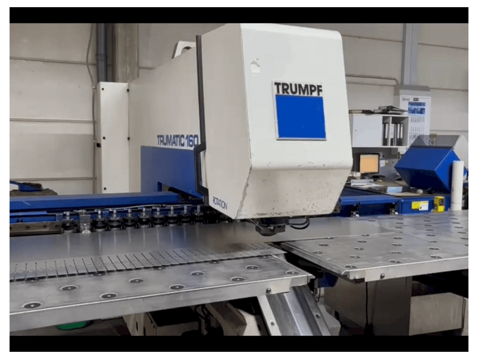 Vista Frontal da Trumpf Trumatic 160 máquina