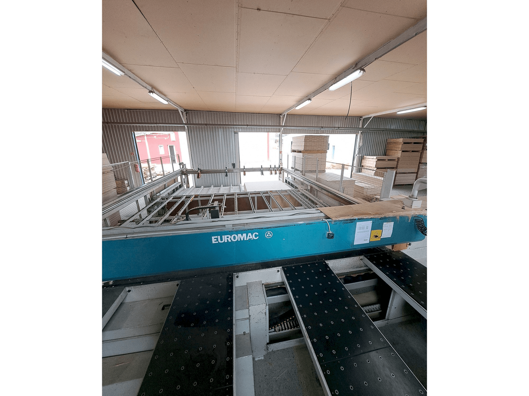 Vista Frontal da Euromac LOGICA PINZE TAVOLA 4500 máquina