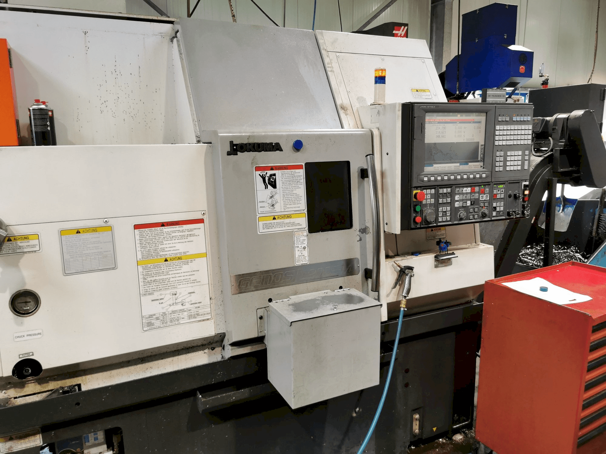 Vista Frontal da Okuma GENOS L200E-MY máquina