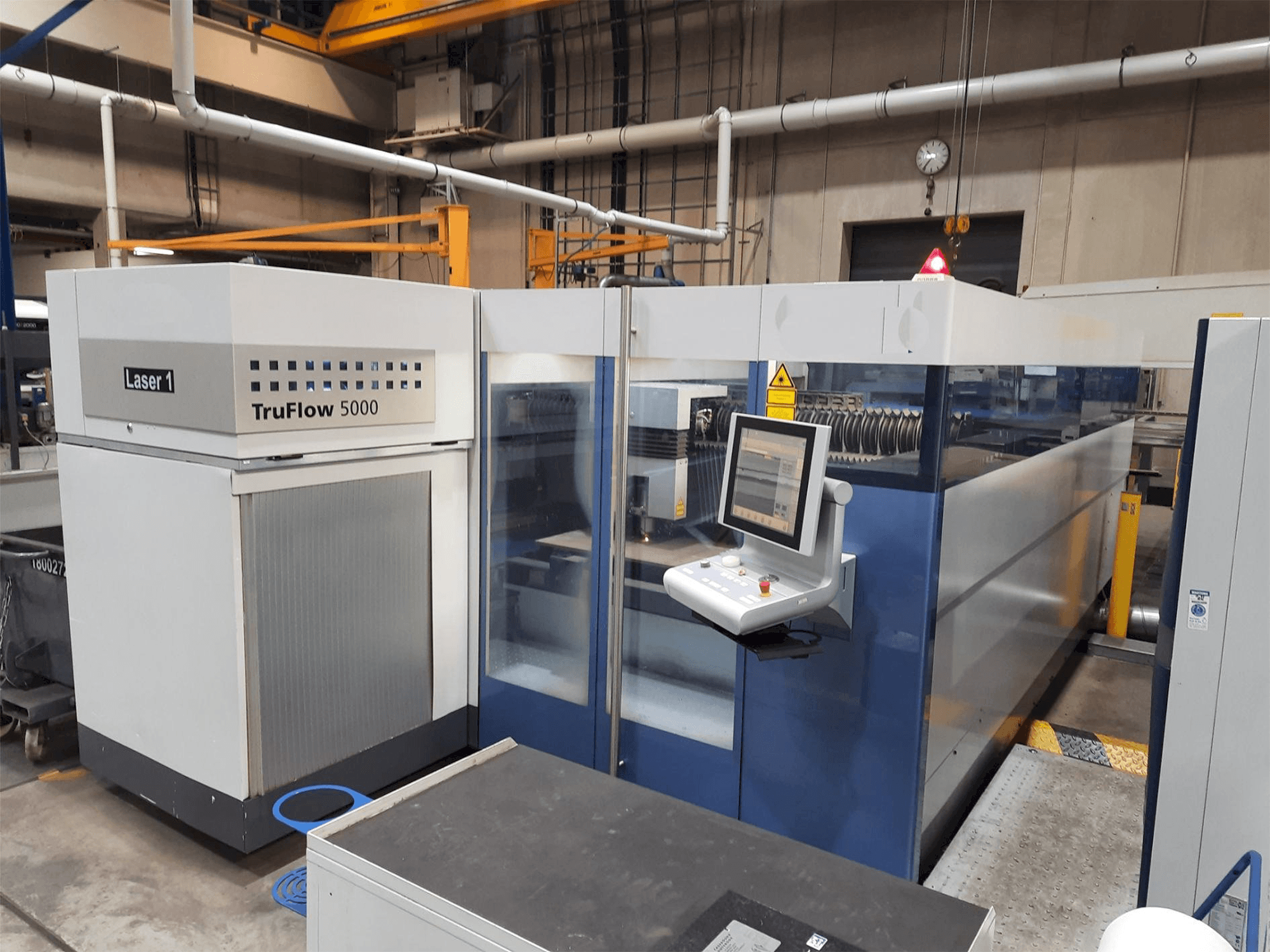 Vista Frontal da Trumpf L 3030 with Liftmaster máquina