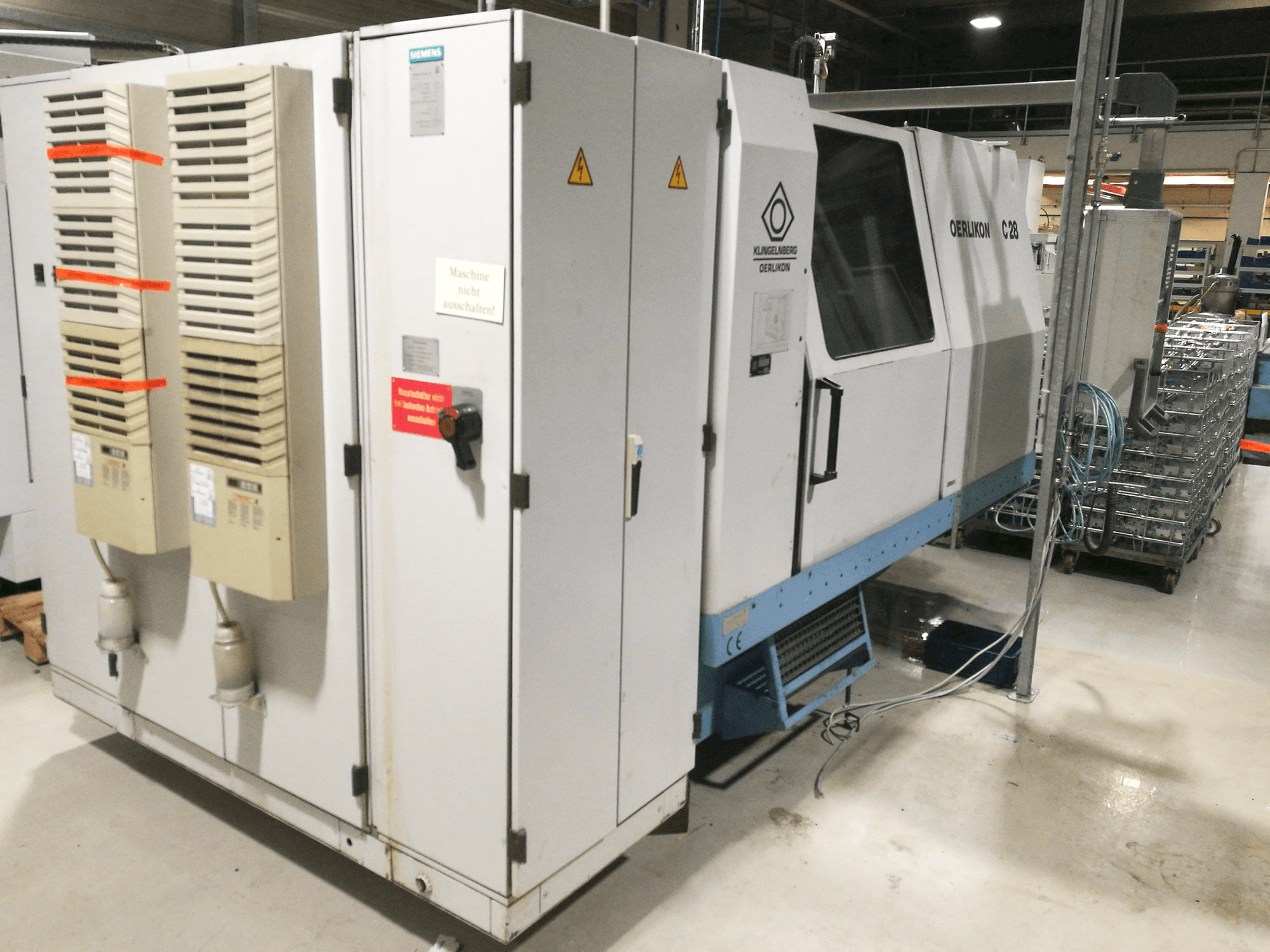Vista Direita da Oerlikon C28 máquina