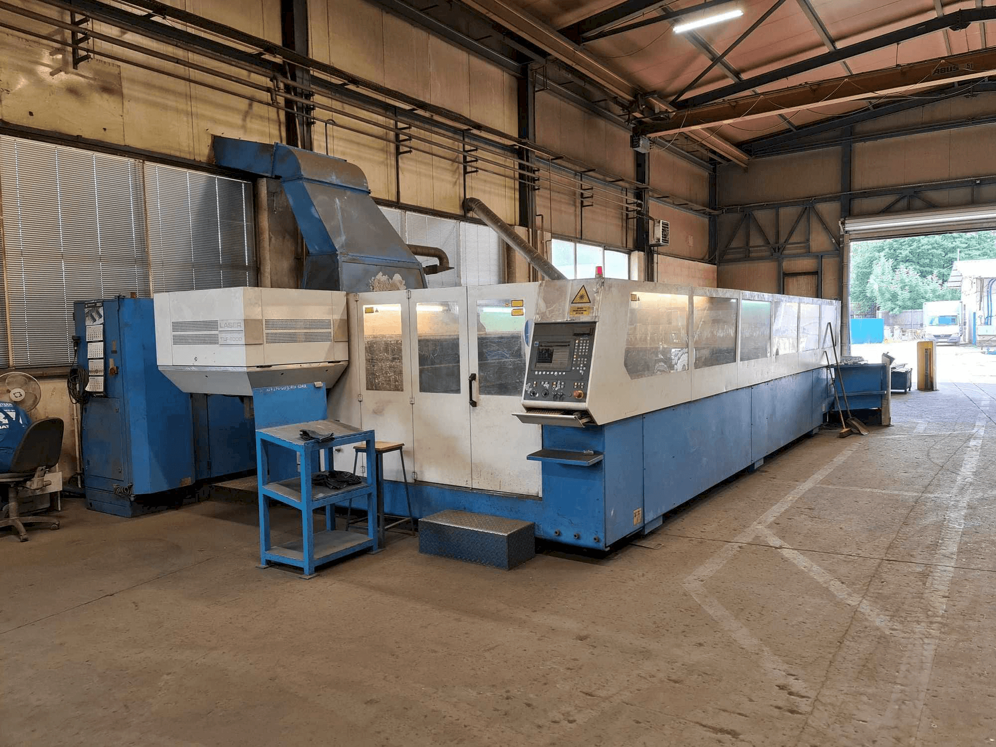 Vista Lateral Esquerda da Trumpf Traumatic L 6030 máquina