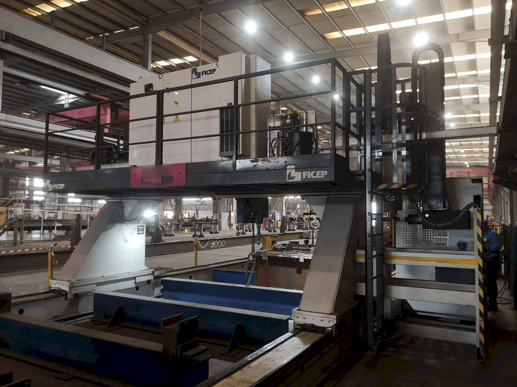 Vista Frontal da FICEP 3003/12 GDD máquina