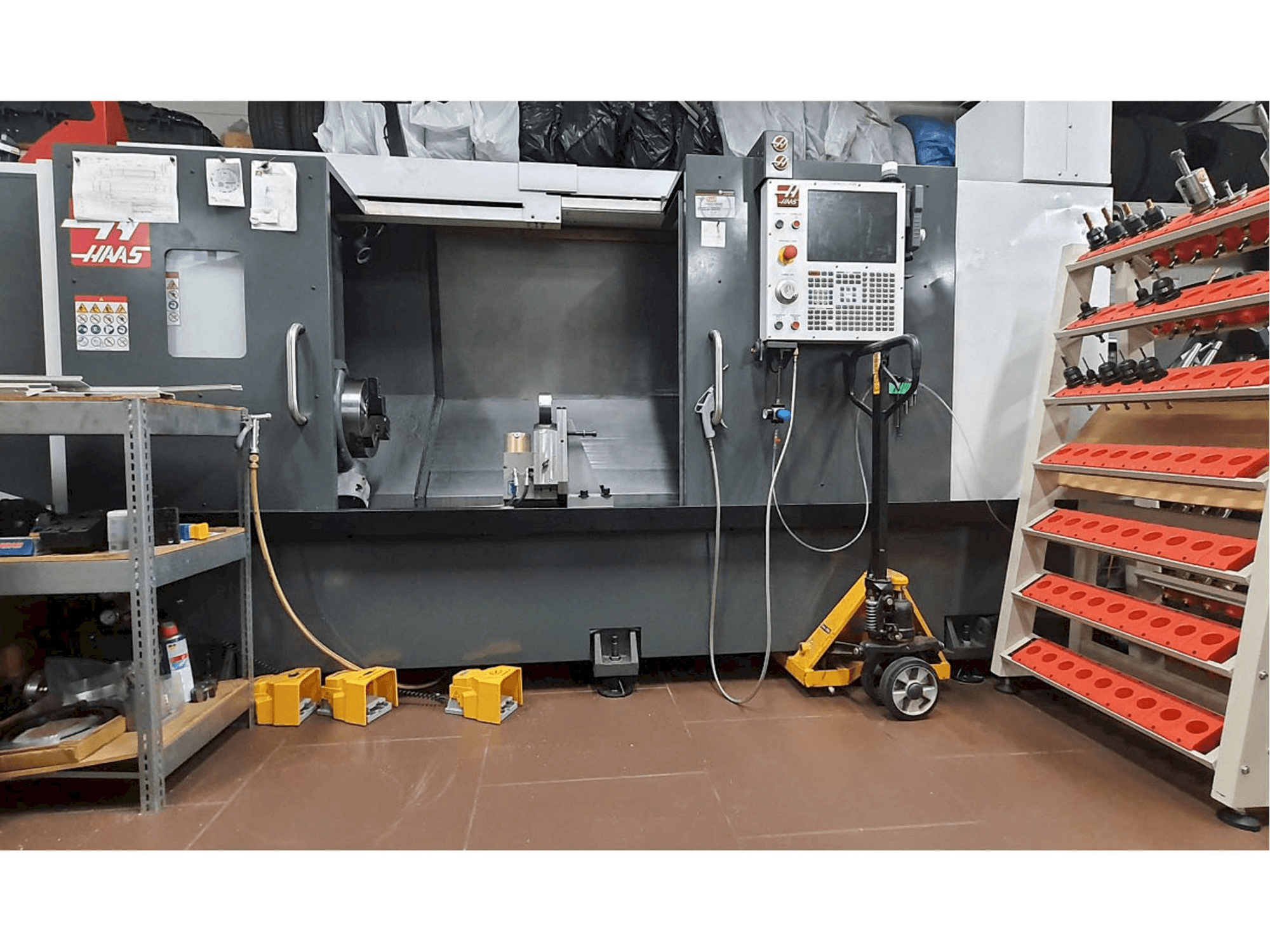 Vista Frontal da HAAS ST-30L máquina