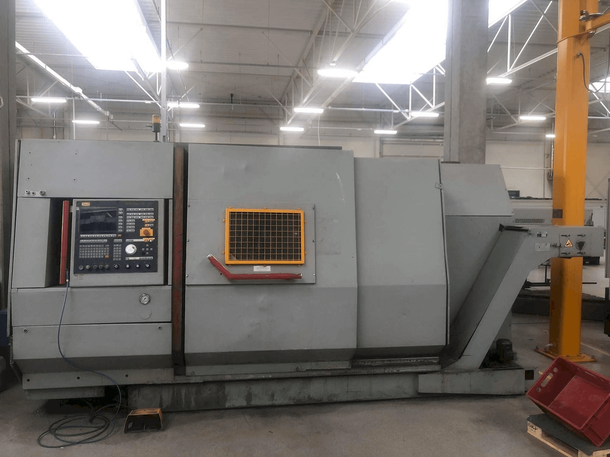 Vista Frontal da TRAUB TNA600 máquina