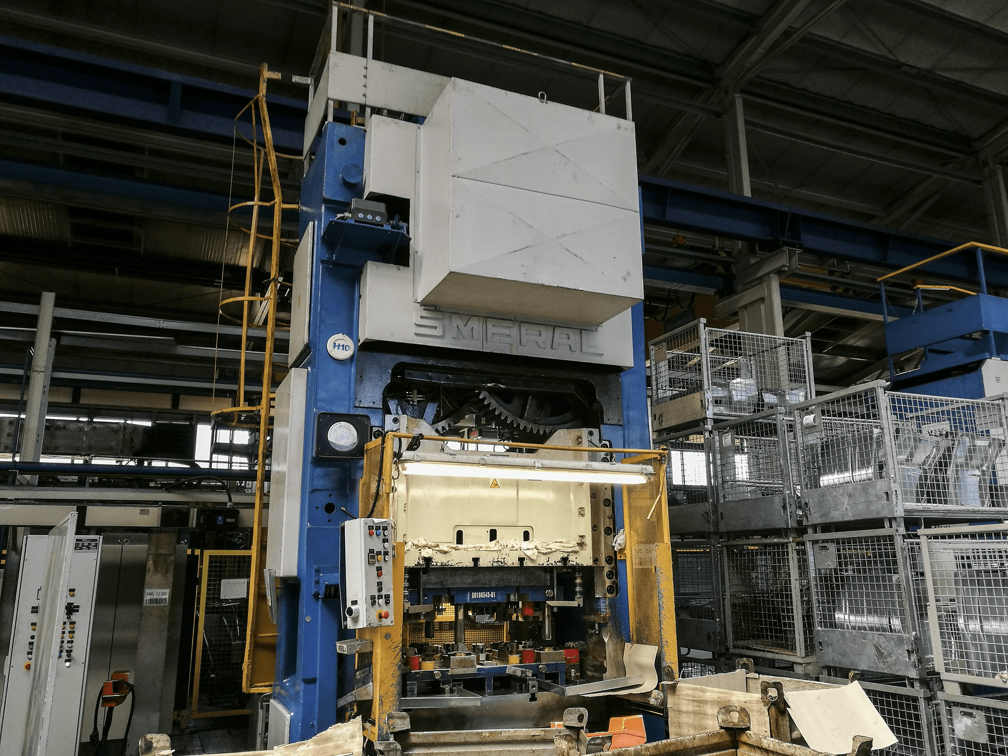 Vista Esquerda da SMERAL LDO 315A máquina