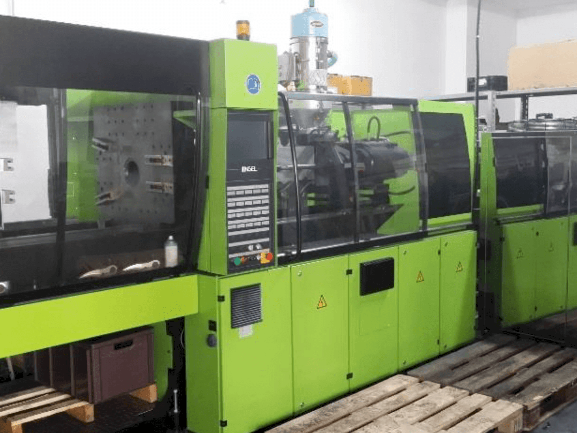 Vista Frontal da ENGEL VC 750/150 máquina