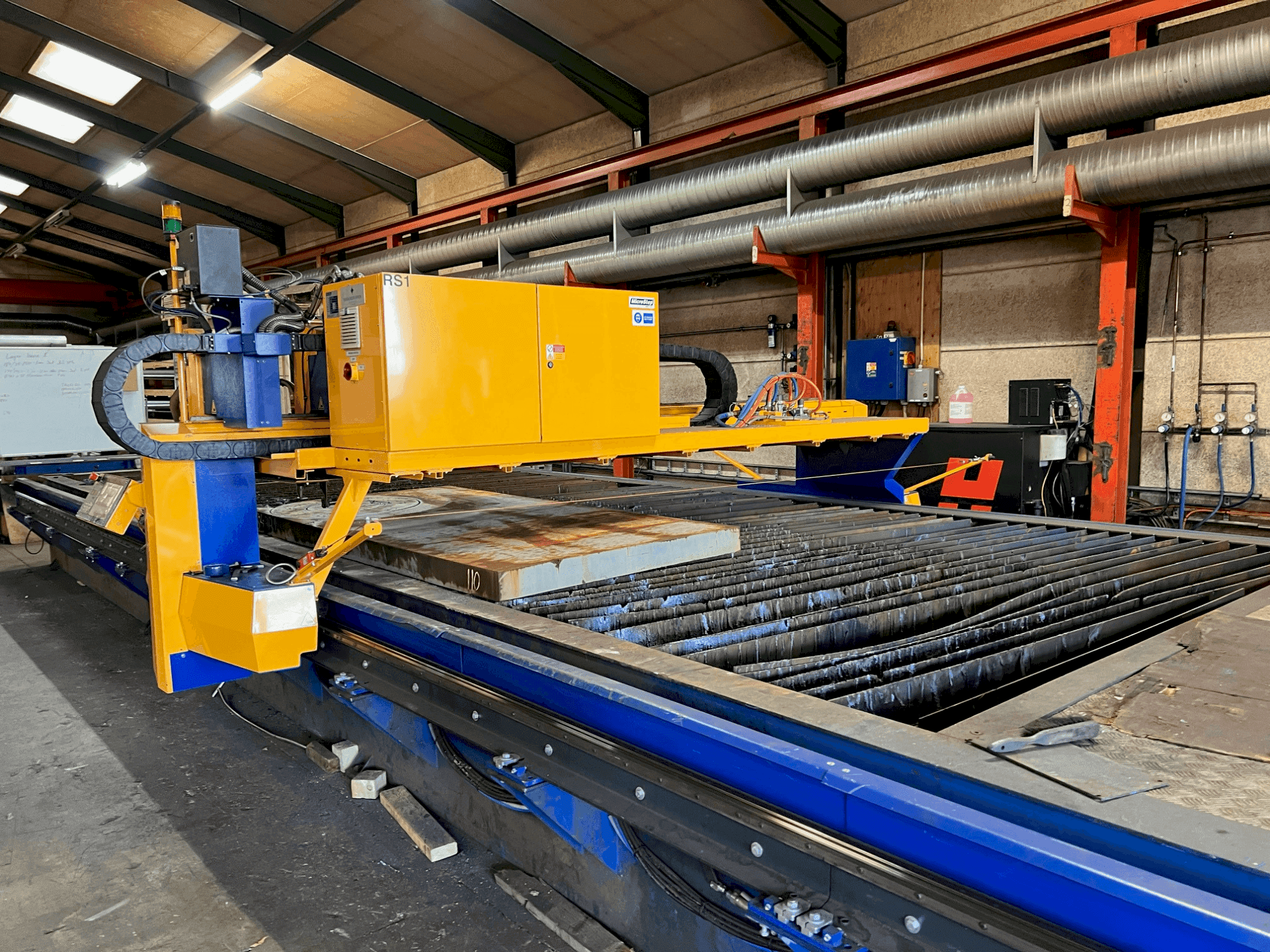 Vista Frontal da MicroStep MasterCut X 9001.30PG máquina