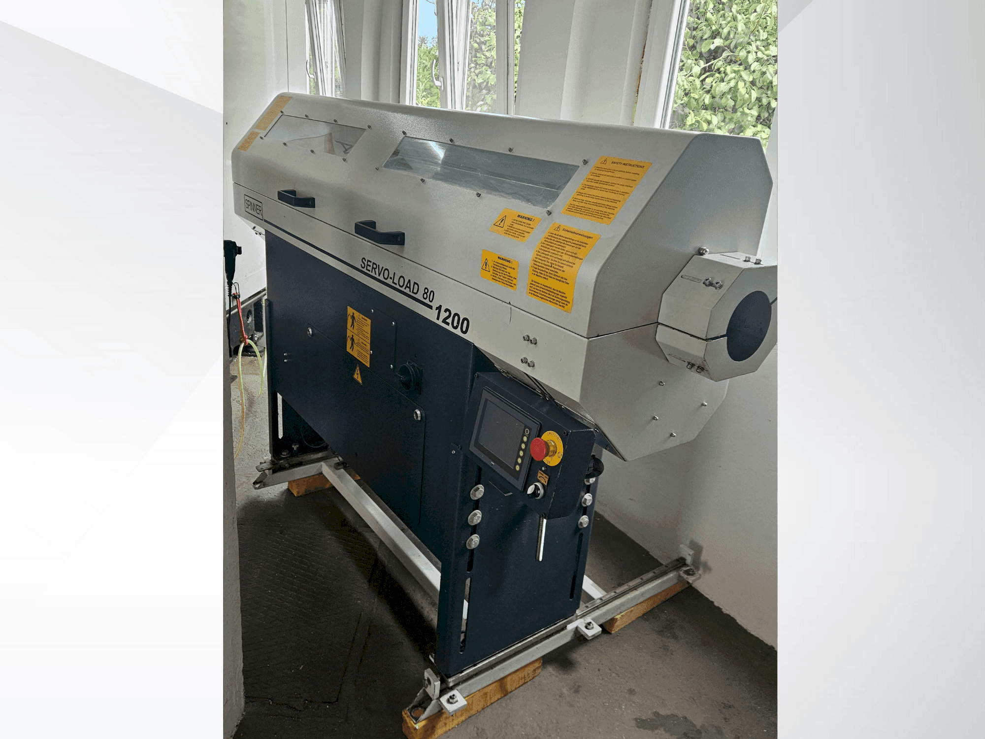 Vista Frontal da SPINNER SERVO-LOAD 80-1200 máquina