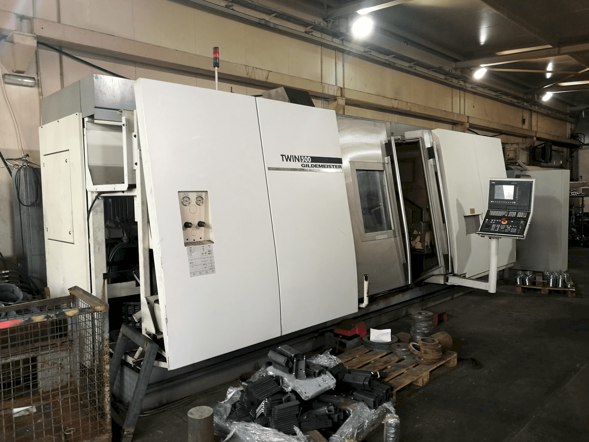 Vista Frontal da Gildemeister TWIN 500 máquina