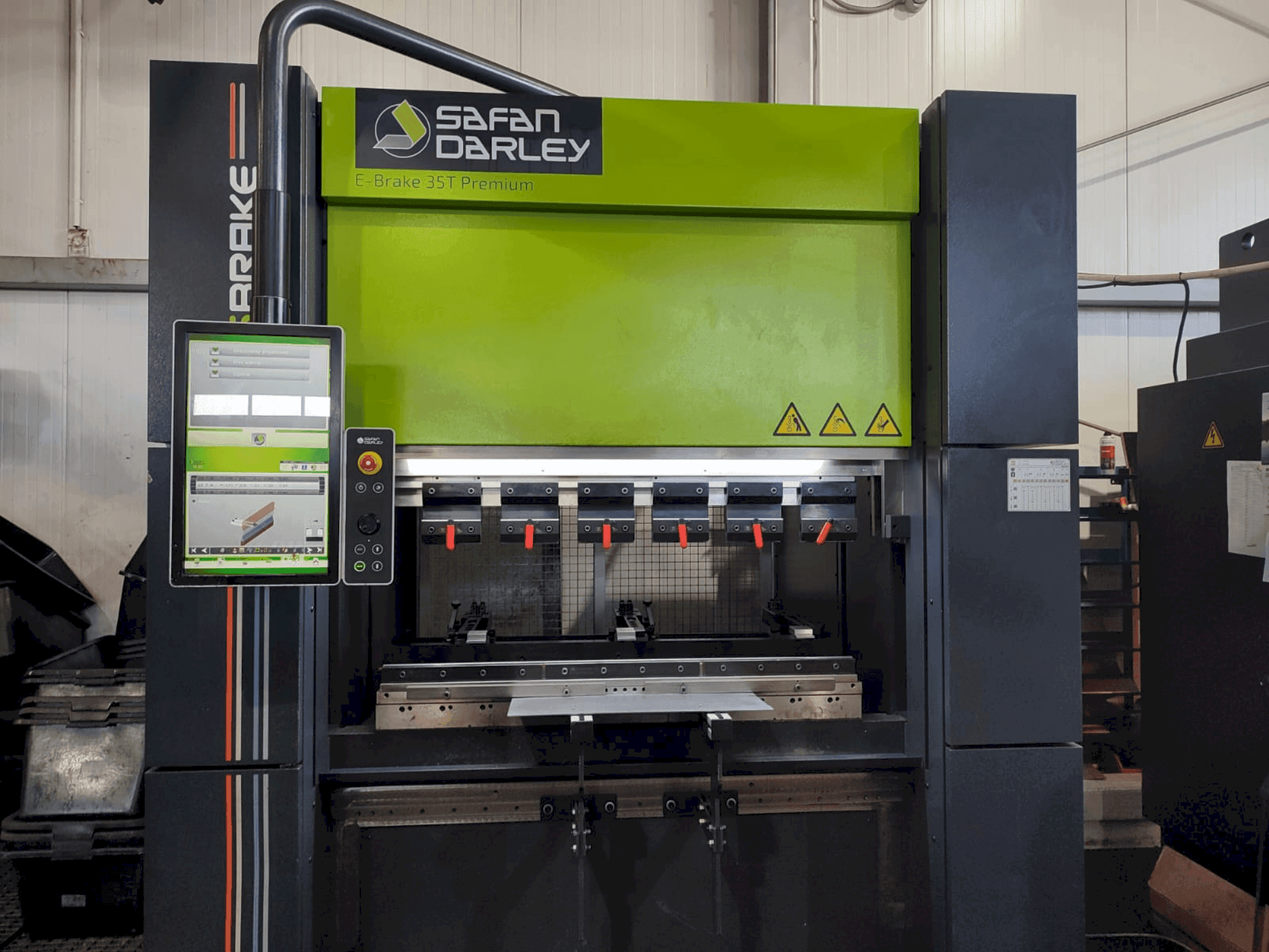 Vista Frontal da Safan E-Brake Premium 35-1250 máquina