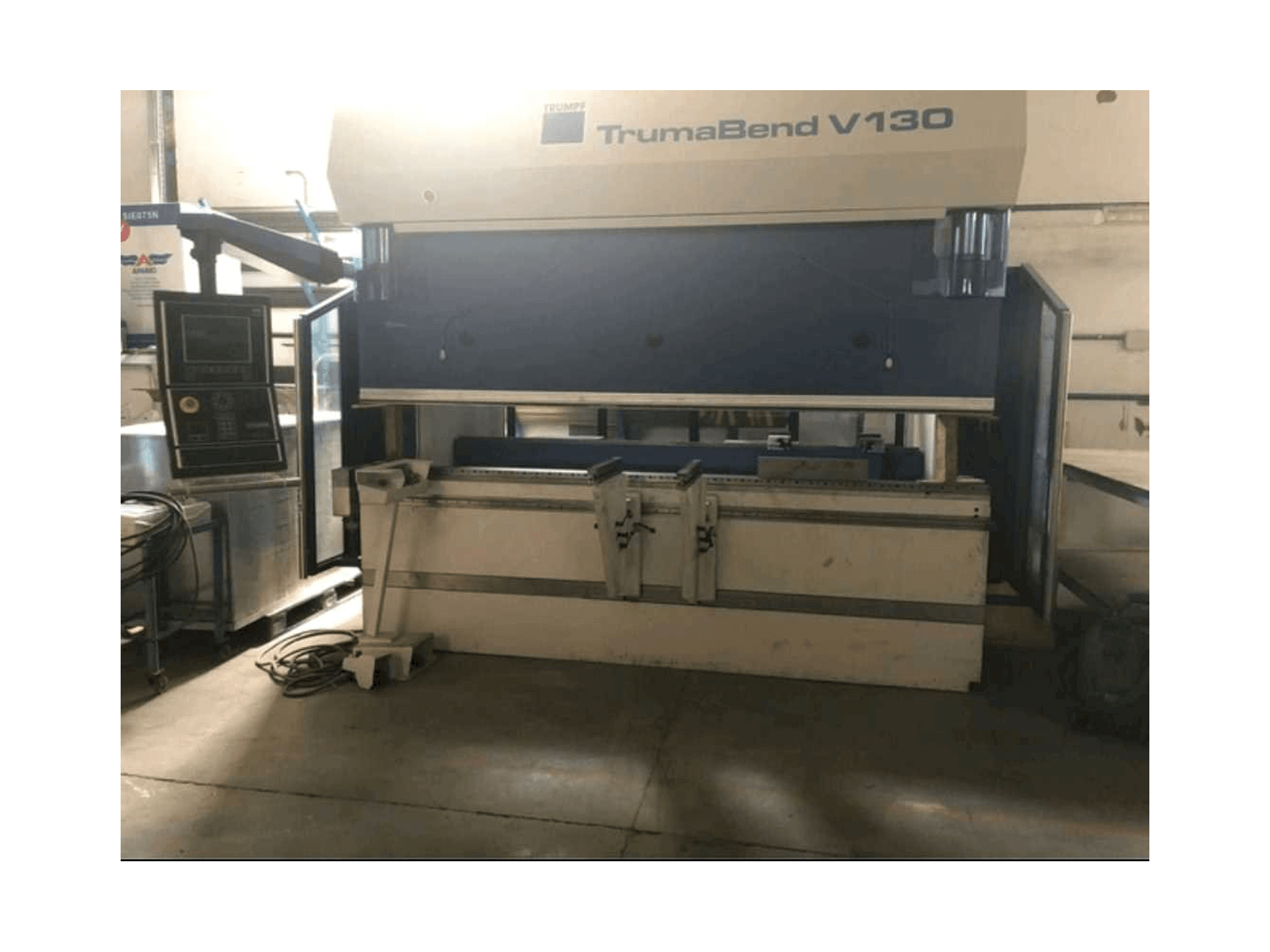 Vista Frontal da Trumpf TrumaBend V130 máquina