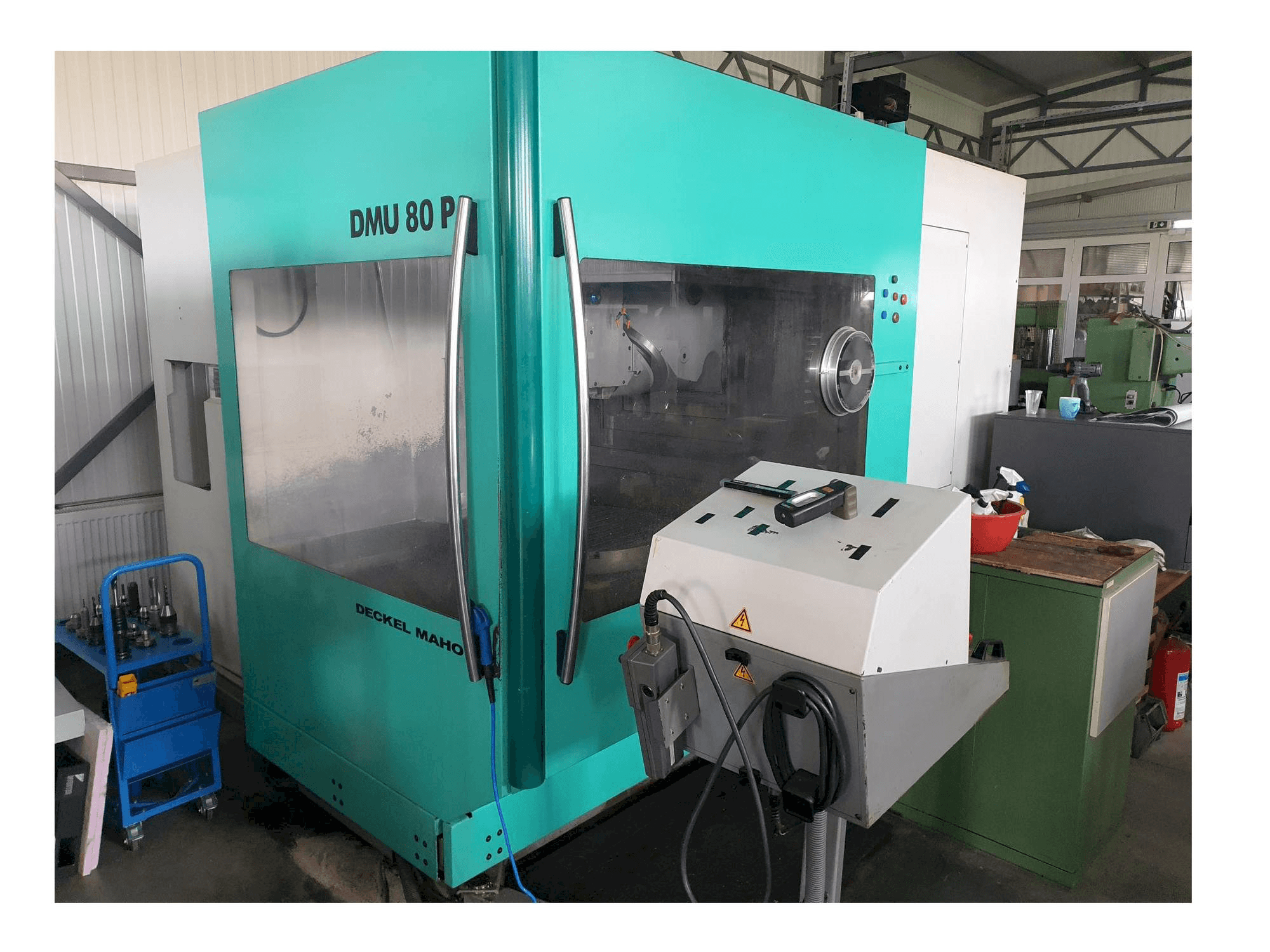 Vista Frontal da DECKEL MAHO DMU 80 P máquina