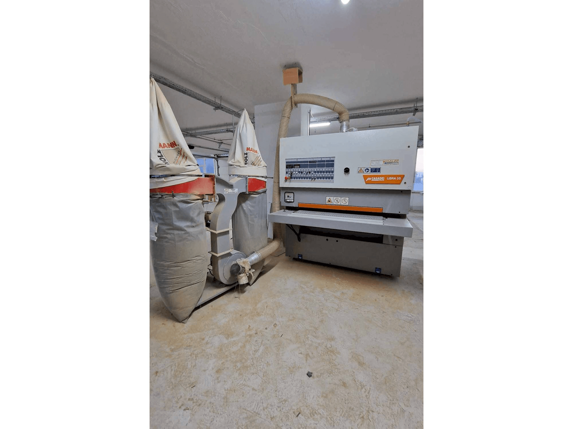 Vista Frontal da CASADEI LIBRA 35 máquina