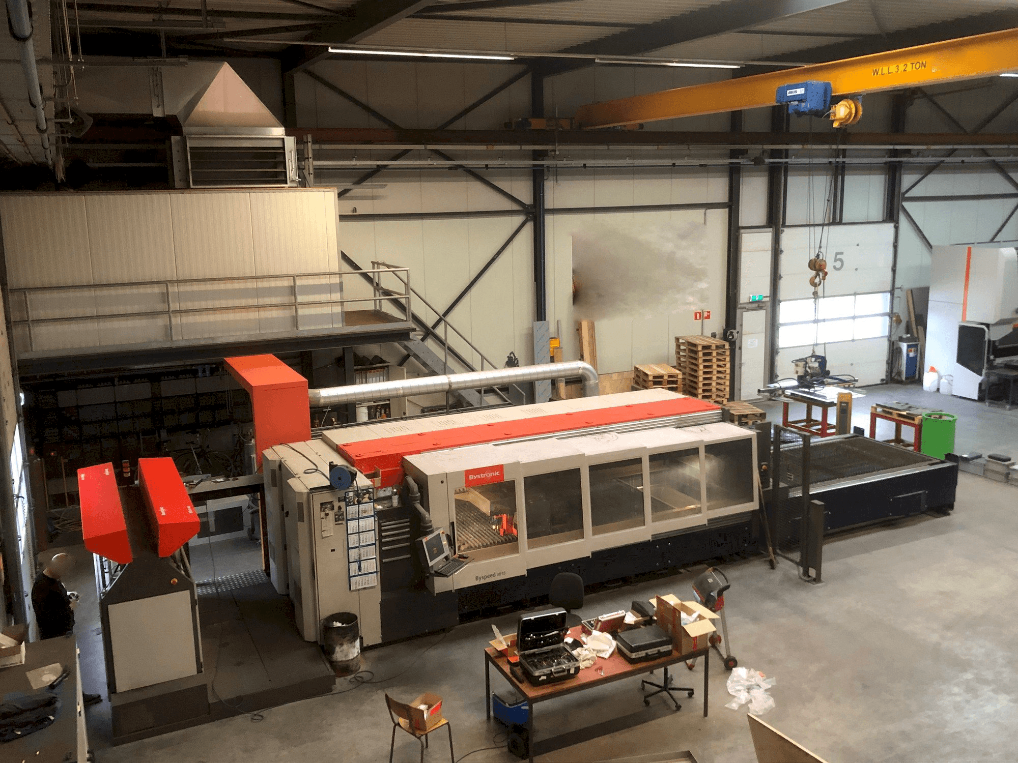 Vista Frontal da Bystronic Byspeed 3015 máquina