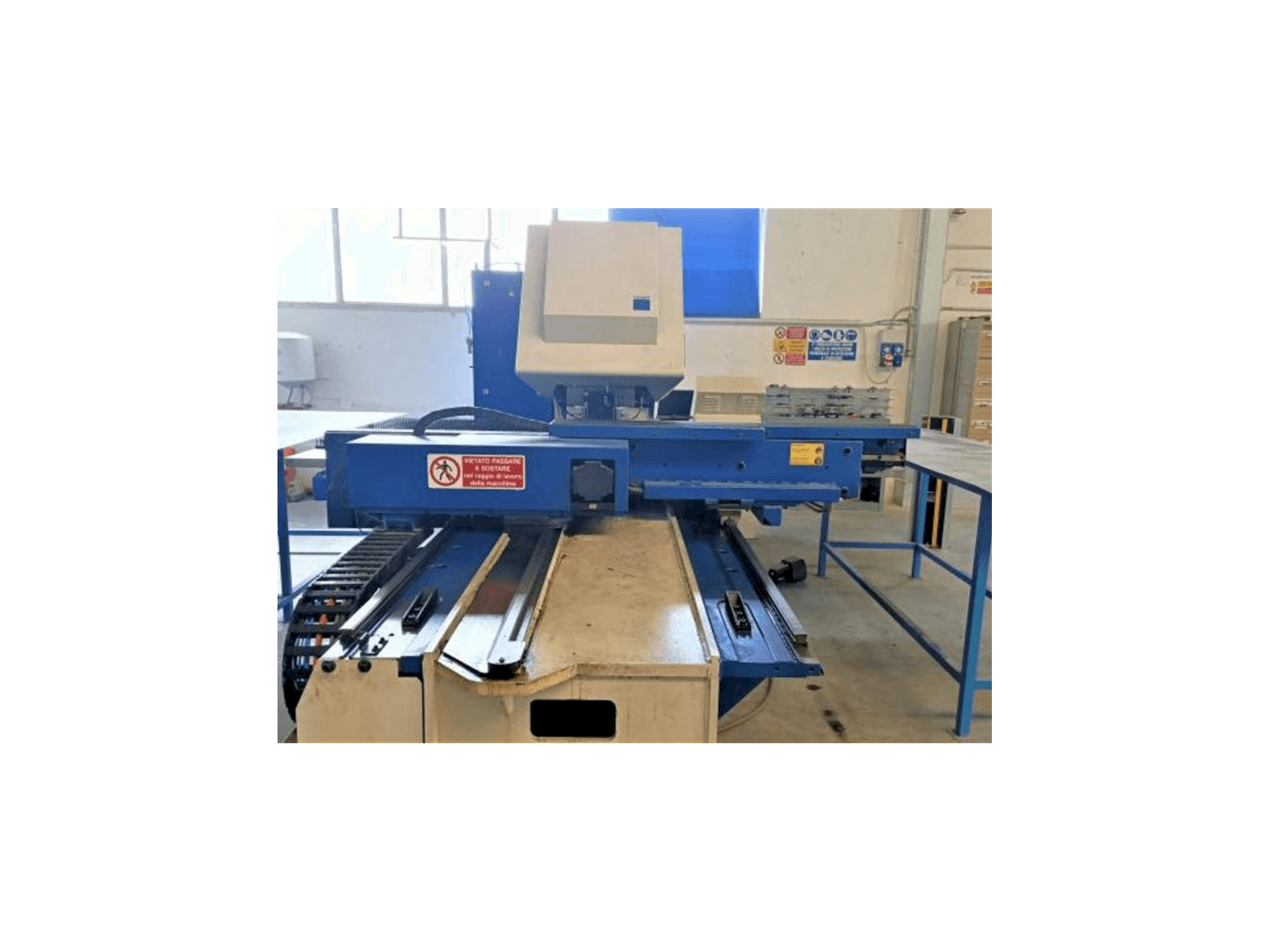 Vista Frontal da Trumpf rumatic 2000R máquina