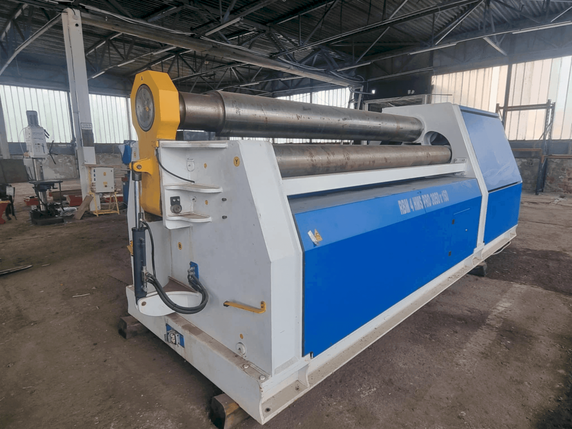 Vista Frontal da Metallkraft RBM 4 HMS Pro 3050-150 máquina