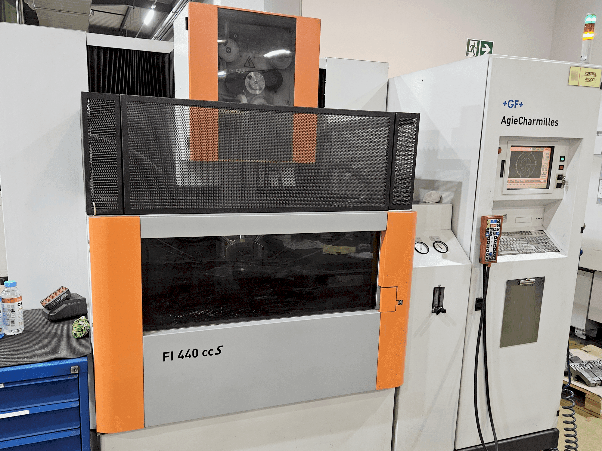 Vista Frontal da AgieCharmilles Robofil 440 CCS máquina