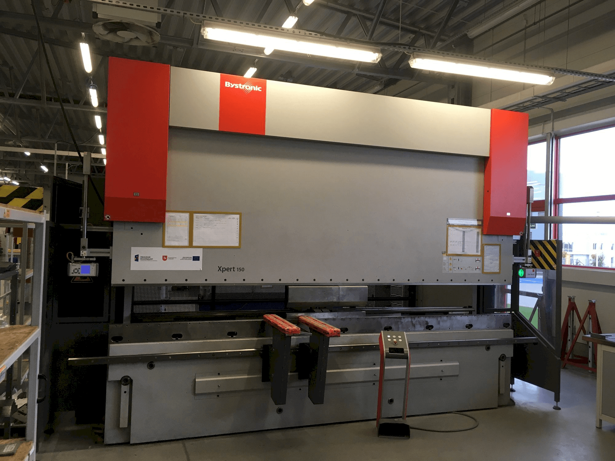 Vista Frontal da Bystronic Xpert 150/4100 máquina