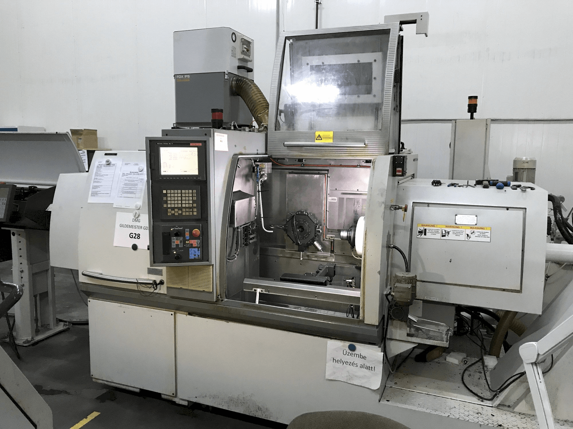 Vista Frontal da Gildemeister GD32 máquina