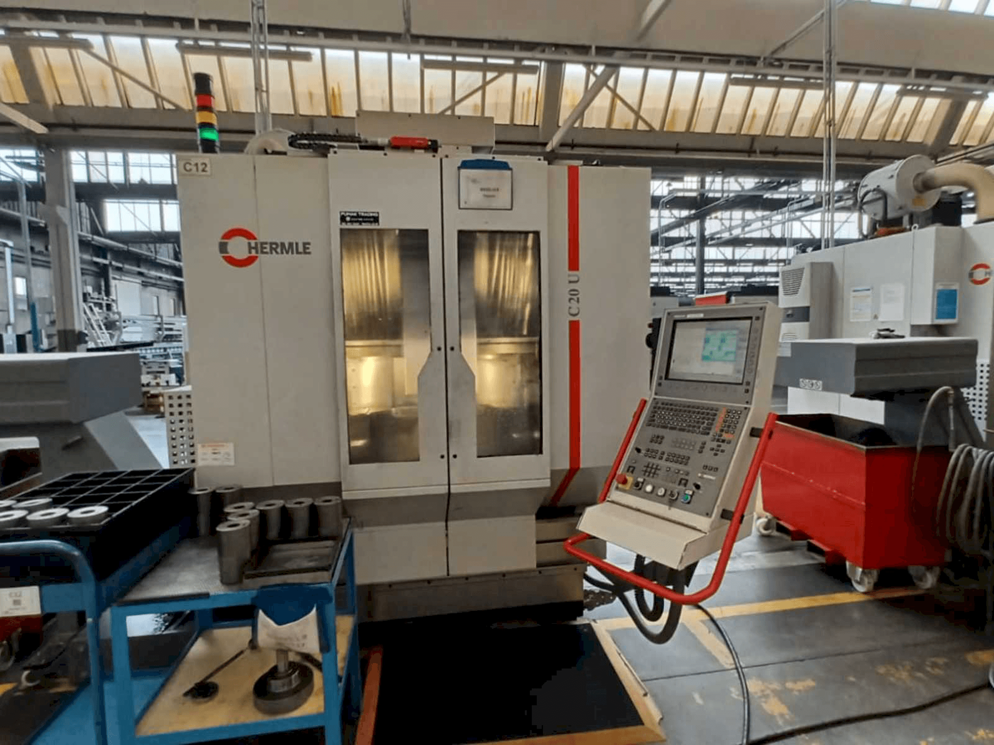 Vista Frontal da HERMLE C20U máquina