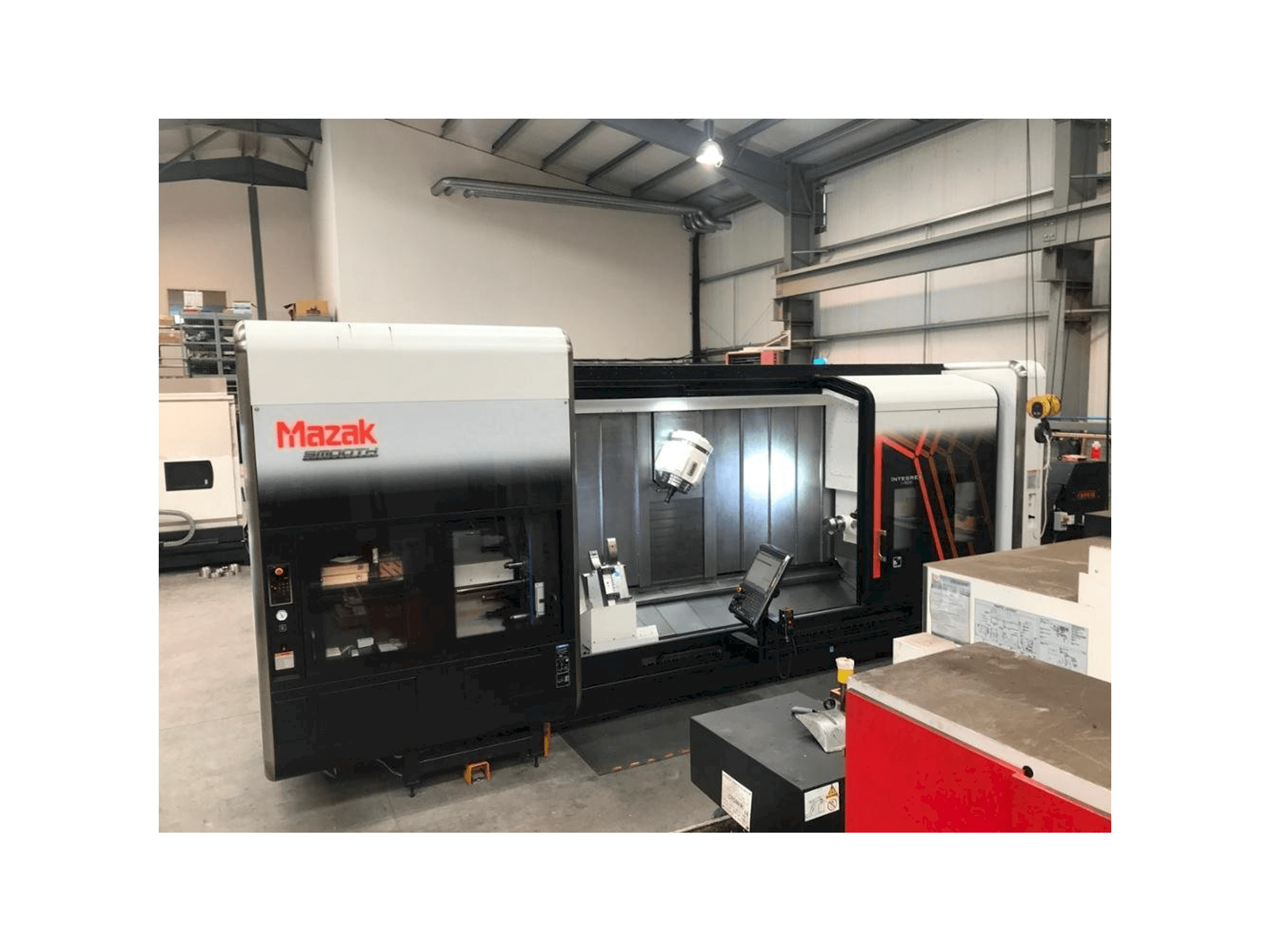 Vista Frontal da Mazak INTEGREX i-500 máquina
