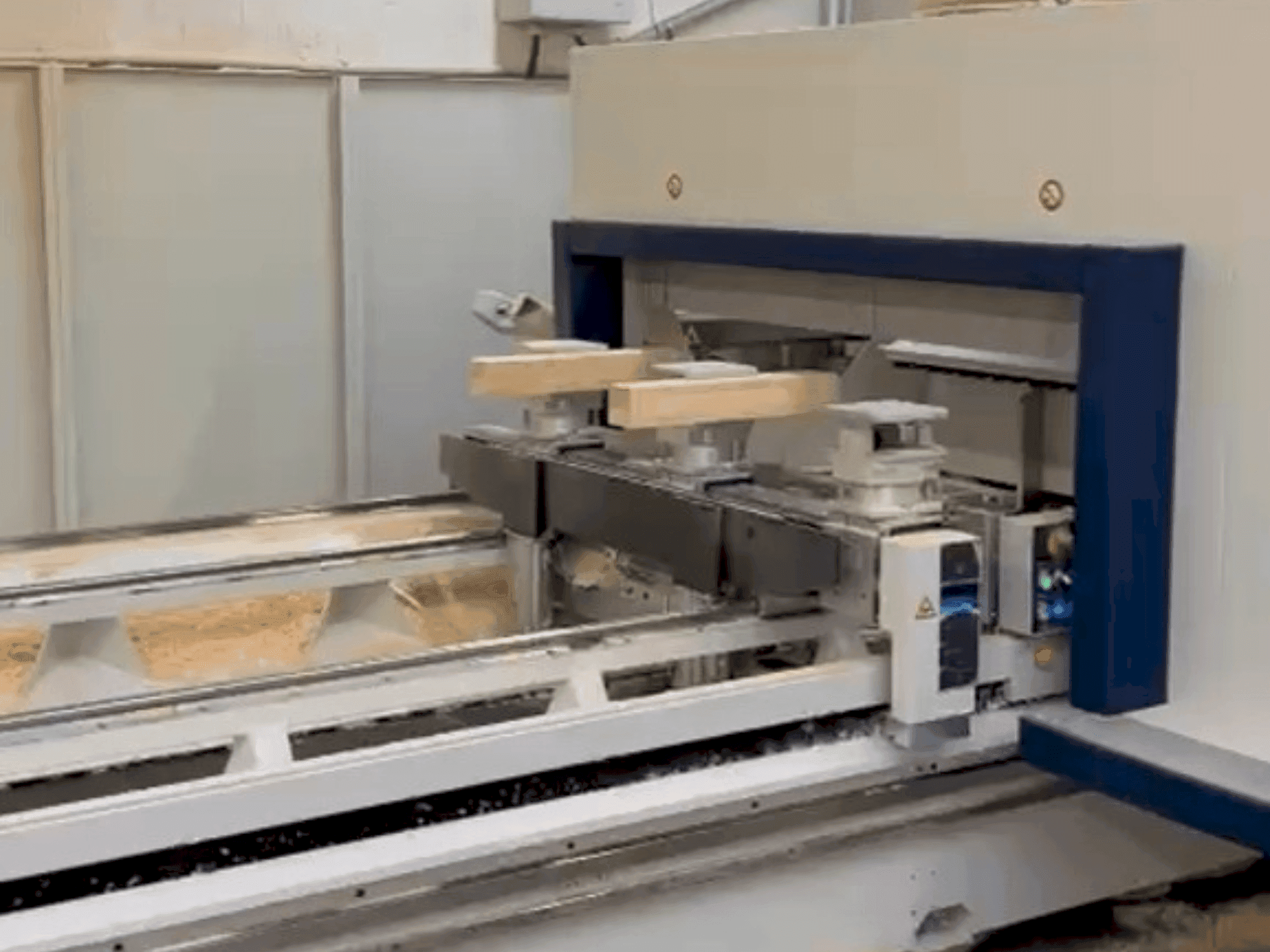 Vista Frontal da SCM Accord 500 máquina