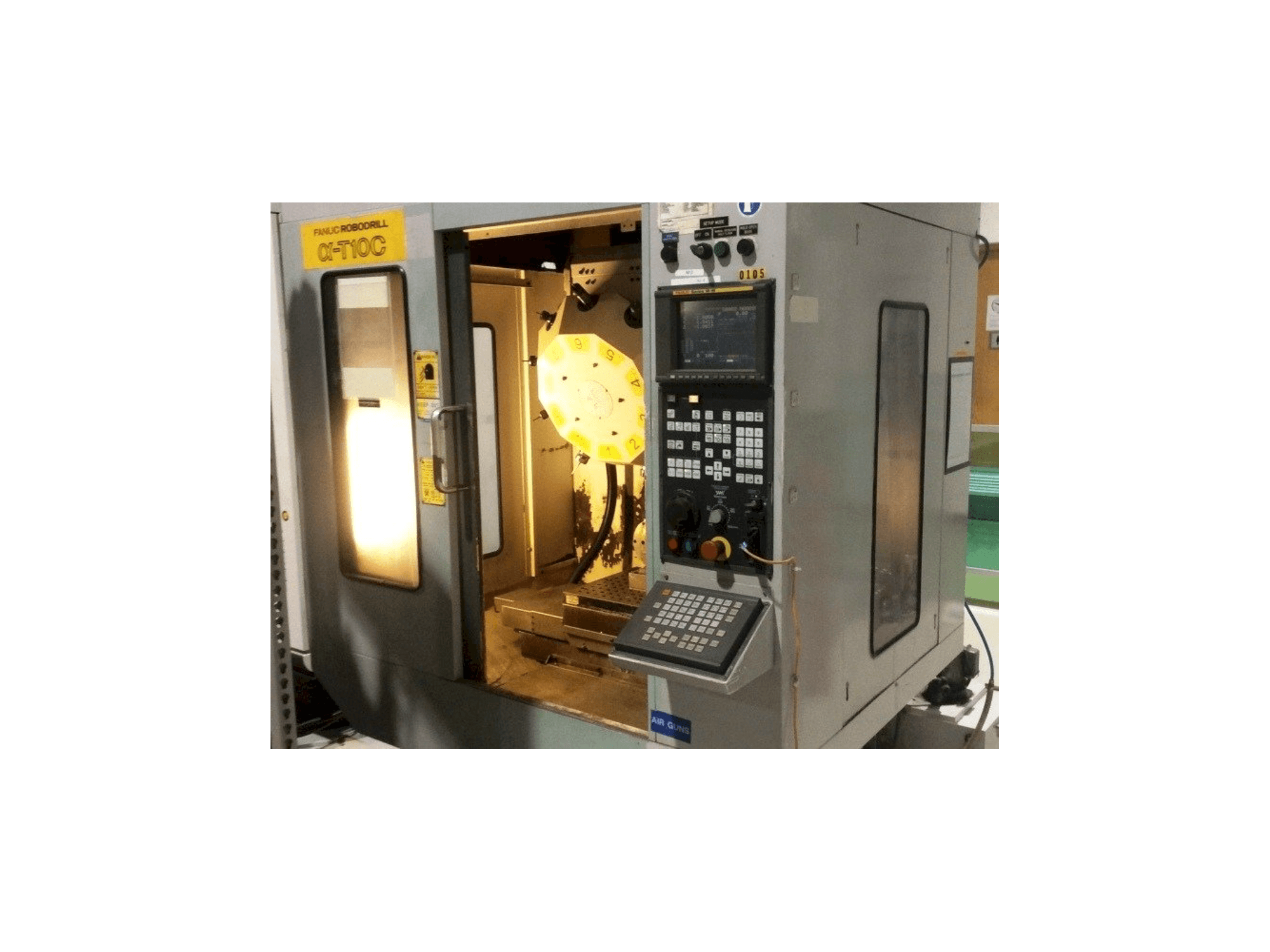 Vista Frontal da FANUC RoboDrill Q-T10C máquina