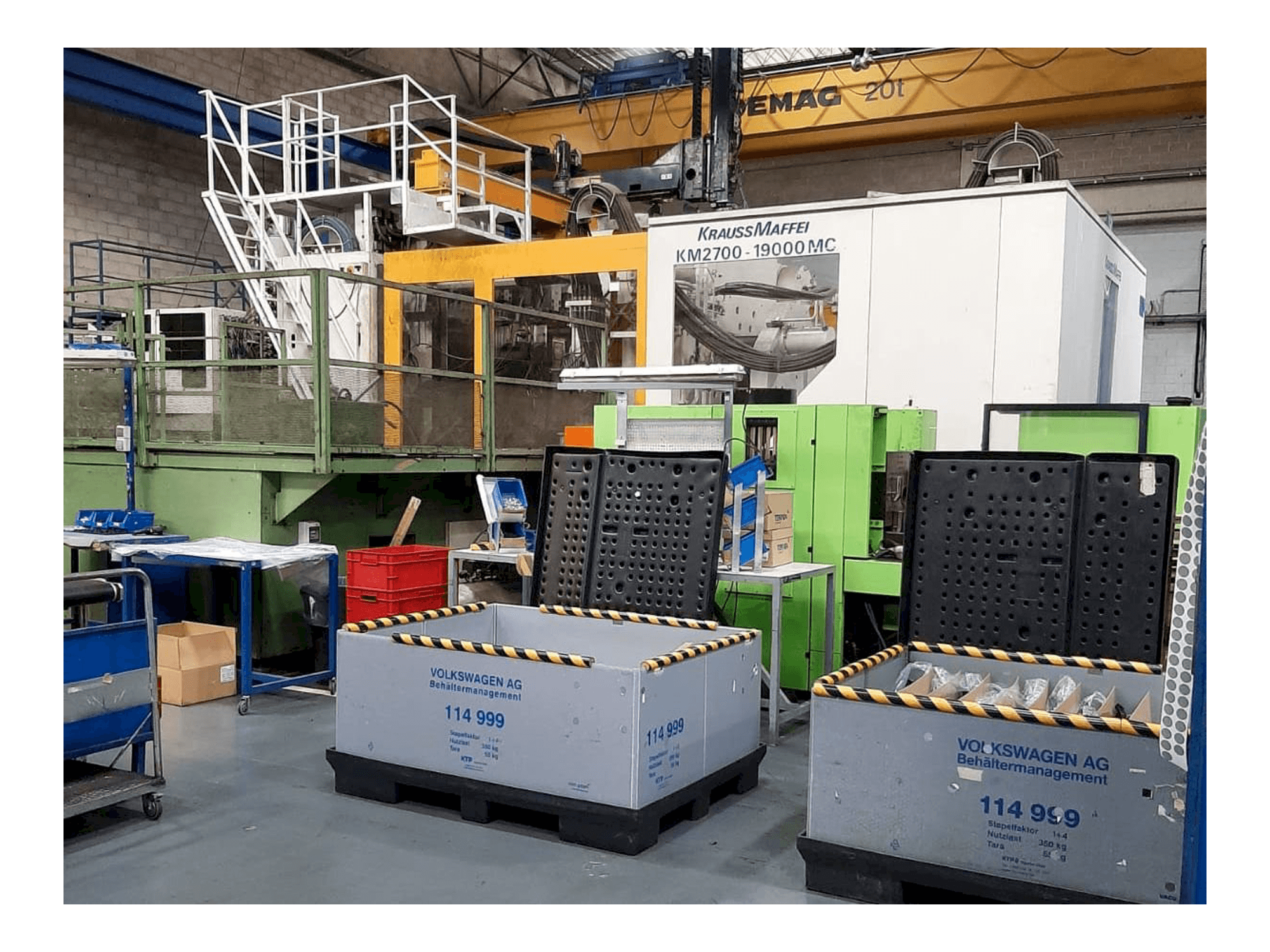 Vista Frontal da Krauss Maffei 2700/19000 MC máquina